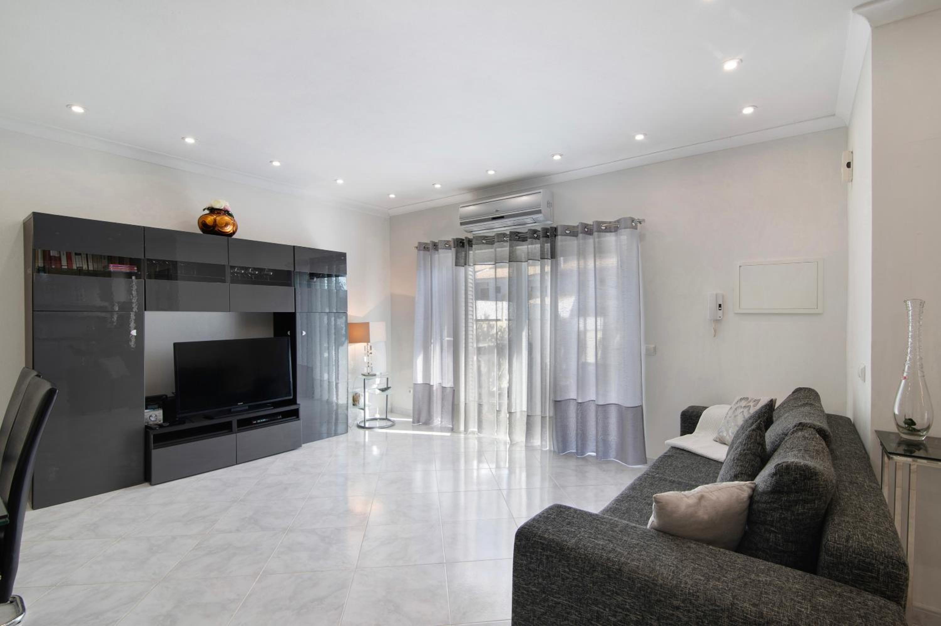 Vila Alonzo view 5