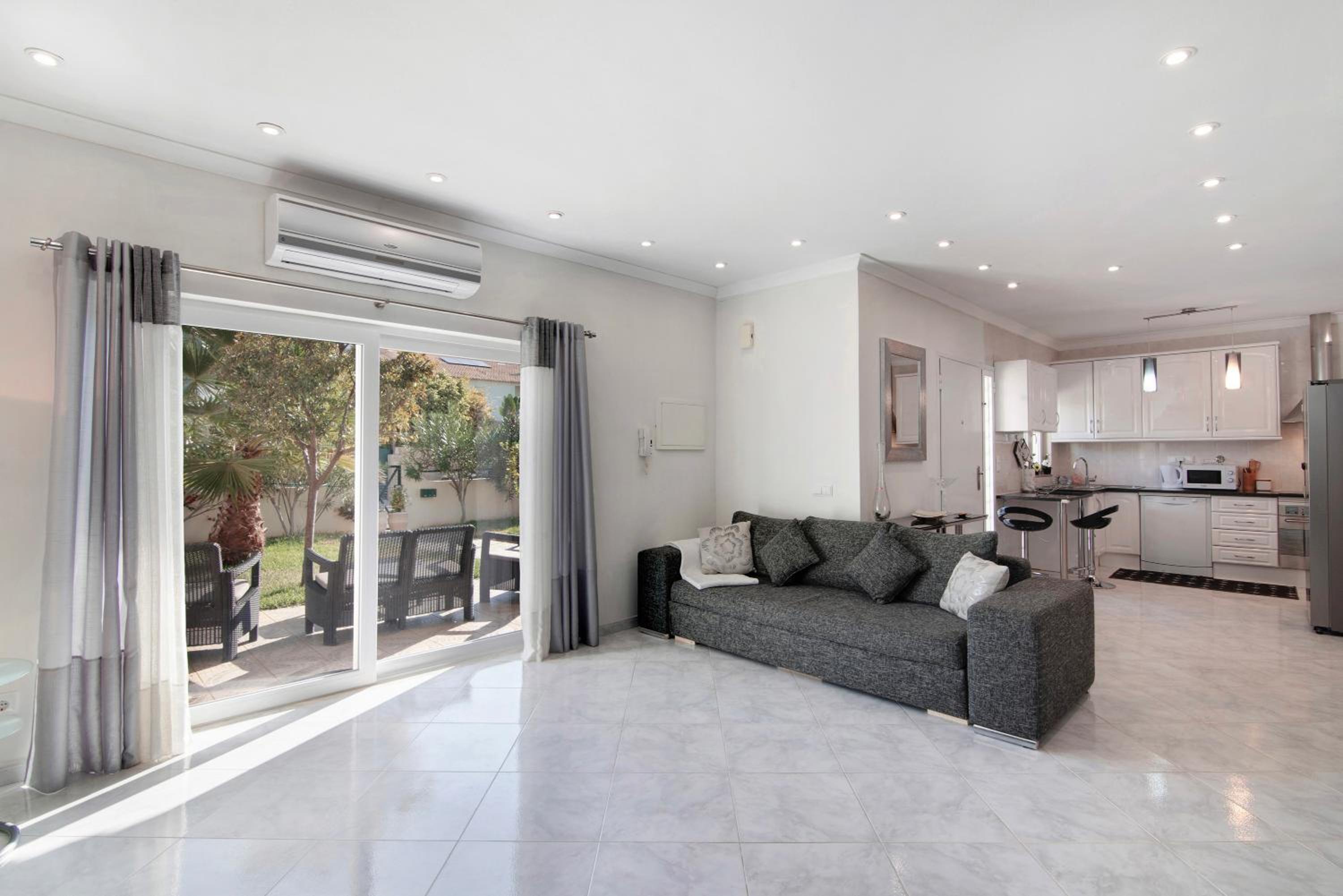 Vila Alonzo view 4