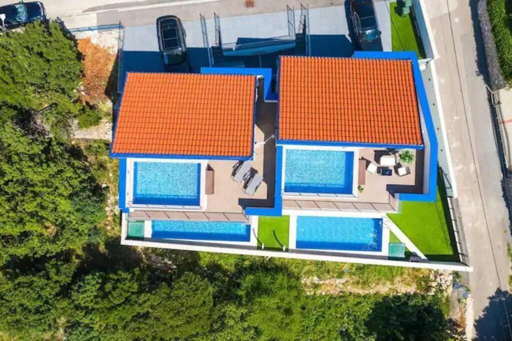 Vera - Luxury Seafront Apartment