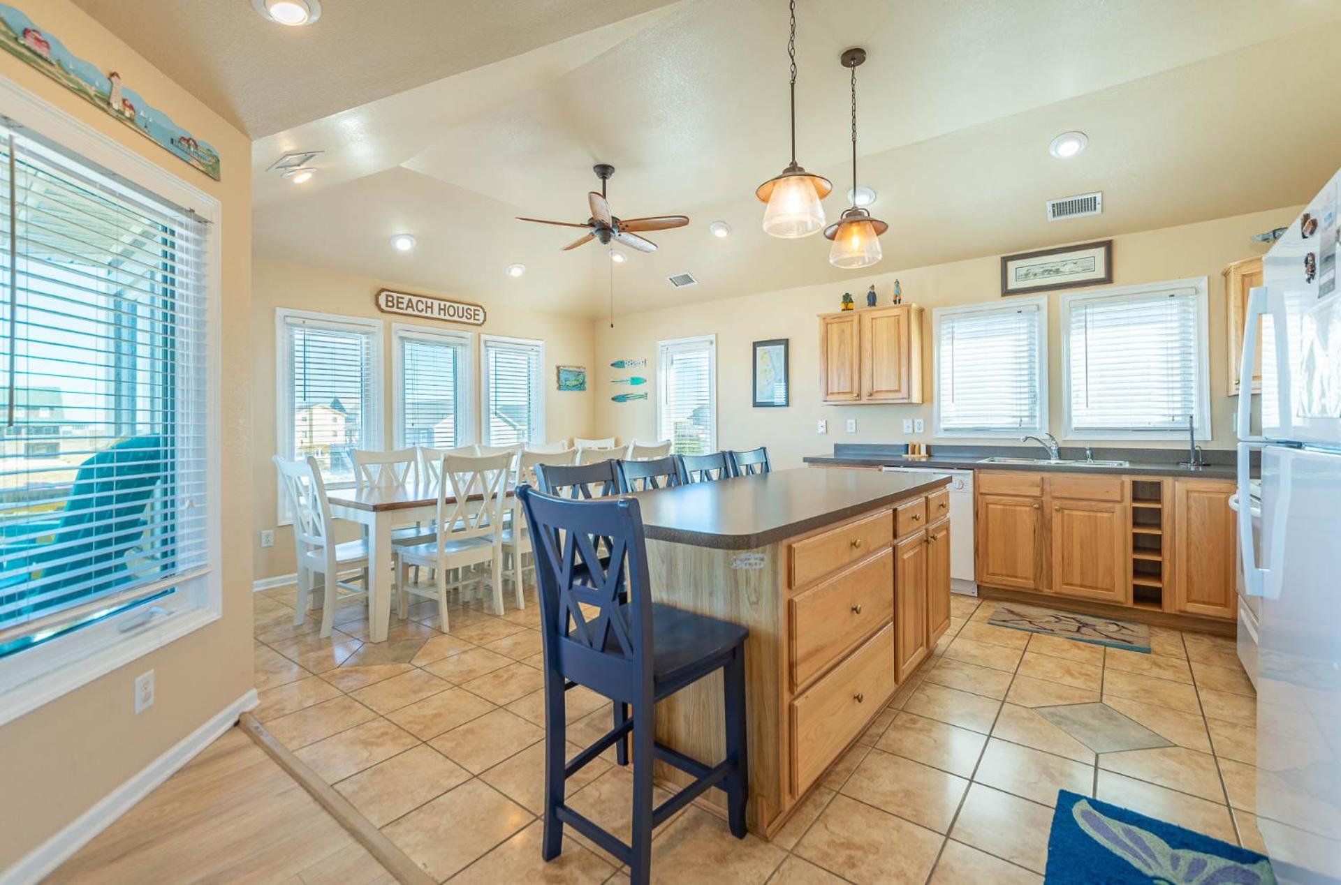 Shorenuff - Nags Head MP 11, Ocean View, Beach 200 Yds, Pool, Hot Tub, Pool Table, YR Flex Stays
