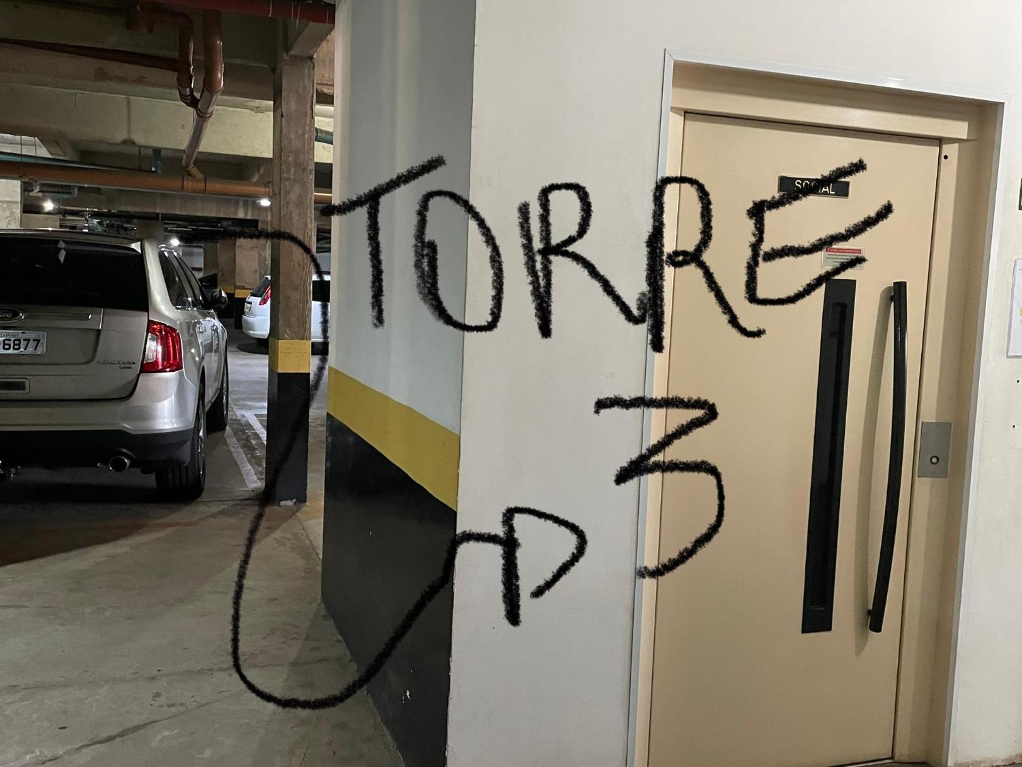 Apartamento moderno com 03 quartos e 02 garagens