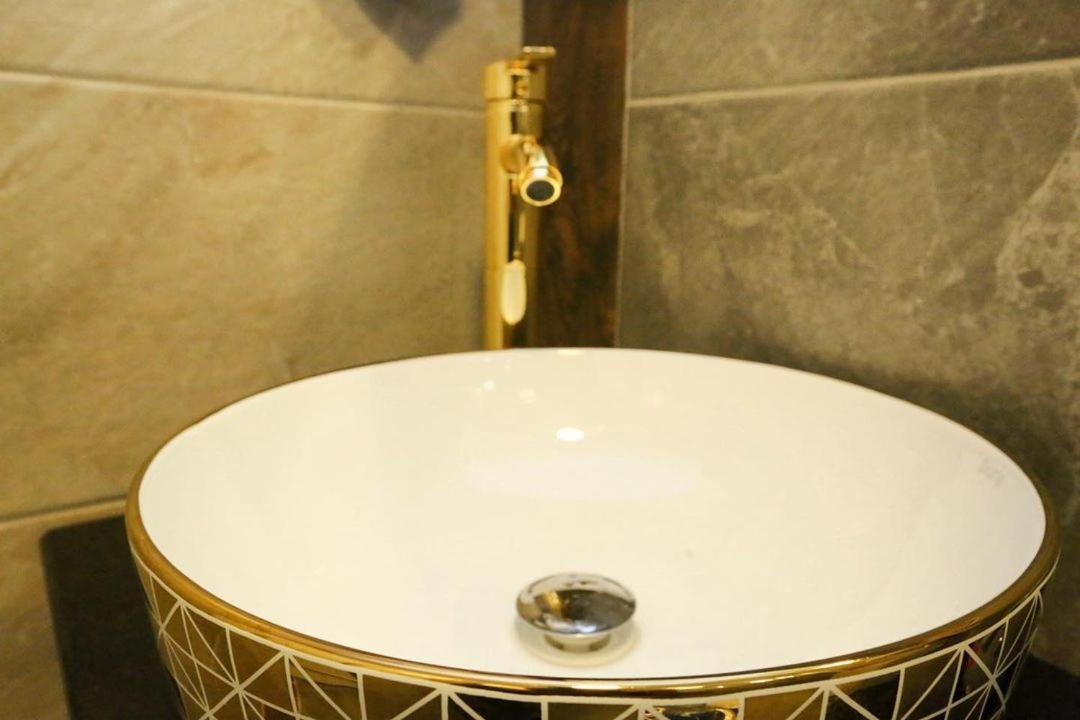 Grand Moon Hotel Suites - Image 30