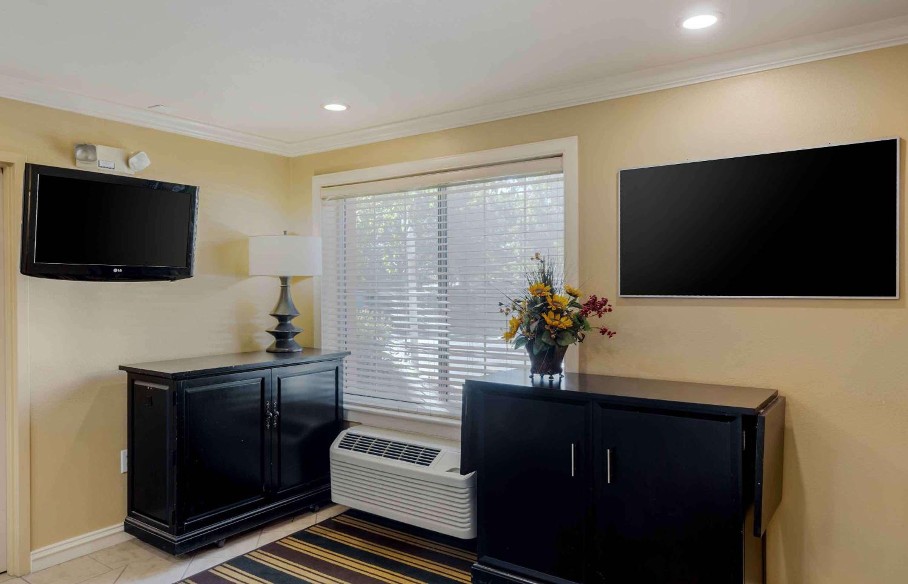 Extended Stay America Suites - Boston - Waltham - 52 4th Ave - Property Image 14