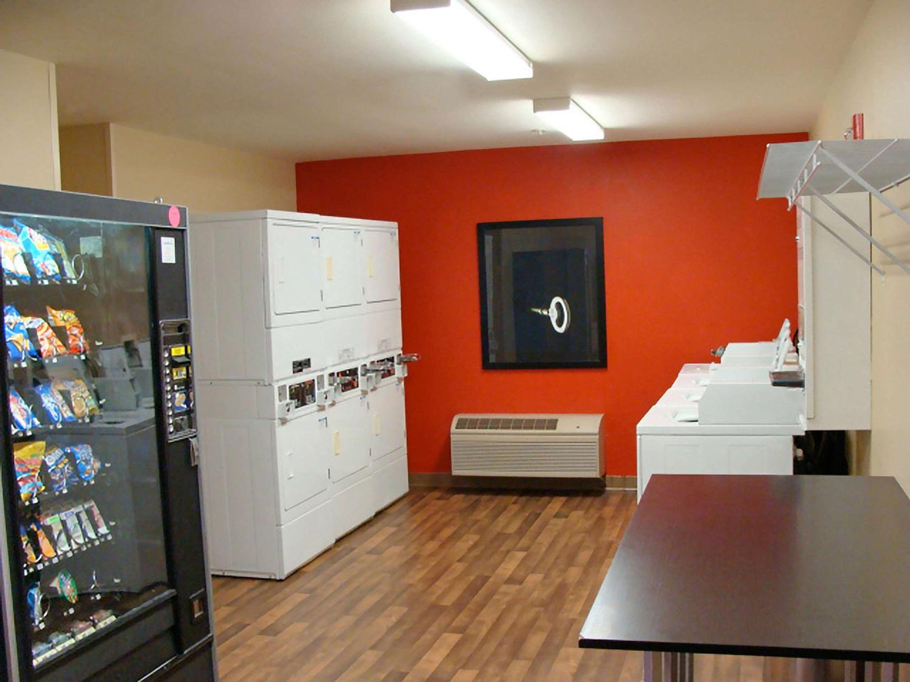Elizabeth Vacations - Extended Stay America Suites - Elizabeth - Newark Airport - Property Image 3