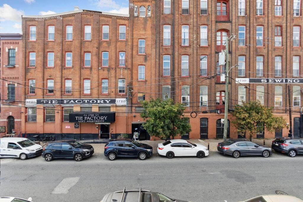 Chic Artist Flat on Fun Brewery & Restaurant Strip view 4