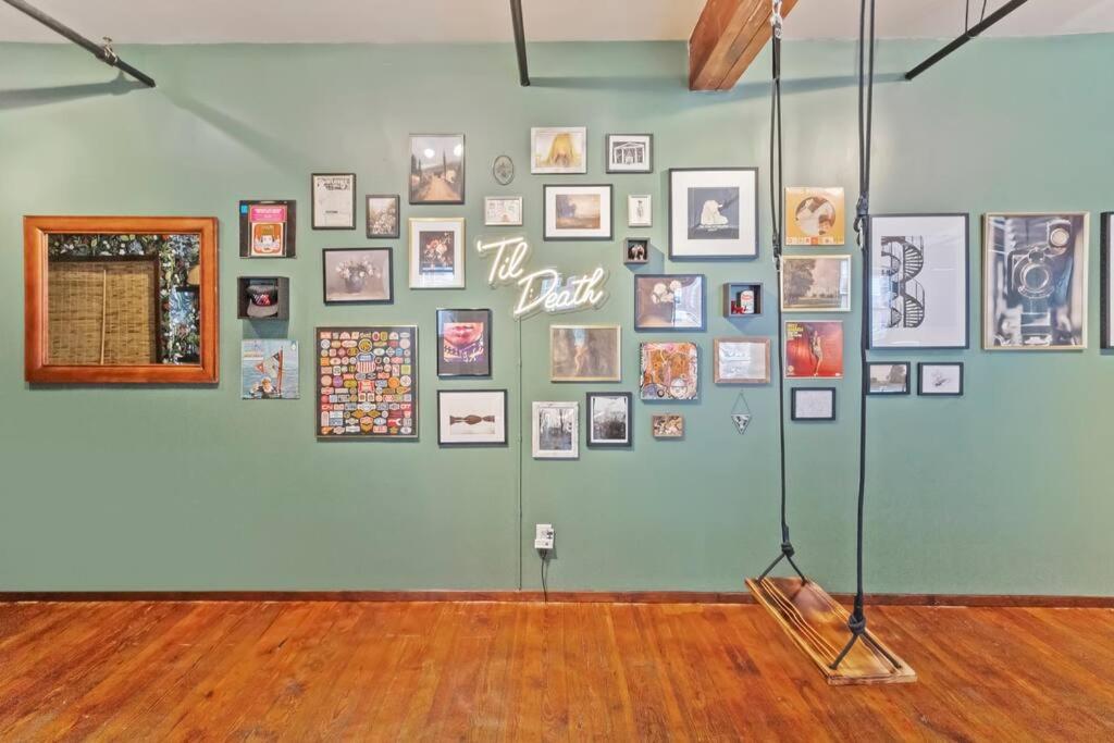 Chic Artist Flat on Fun Brewery & Restaurant Strip view 5