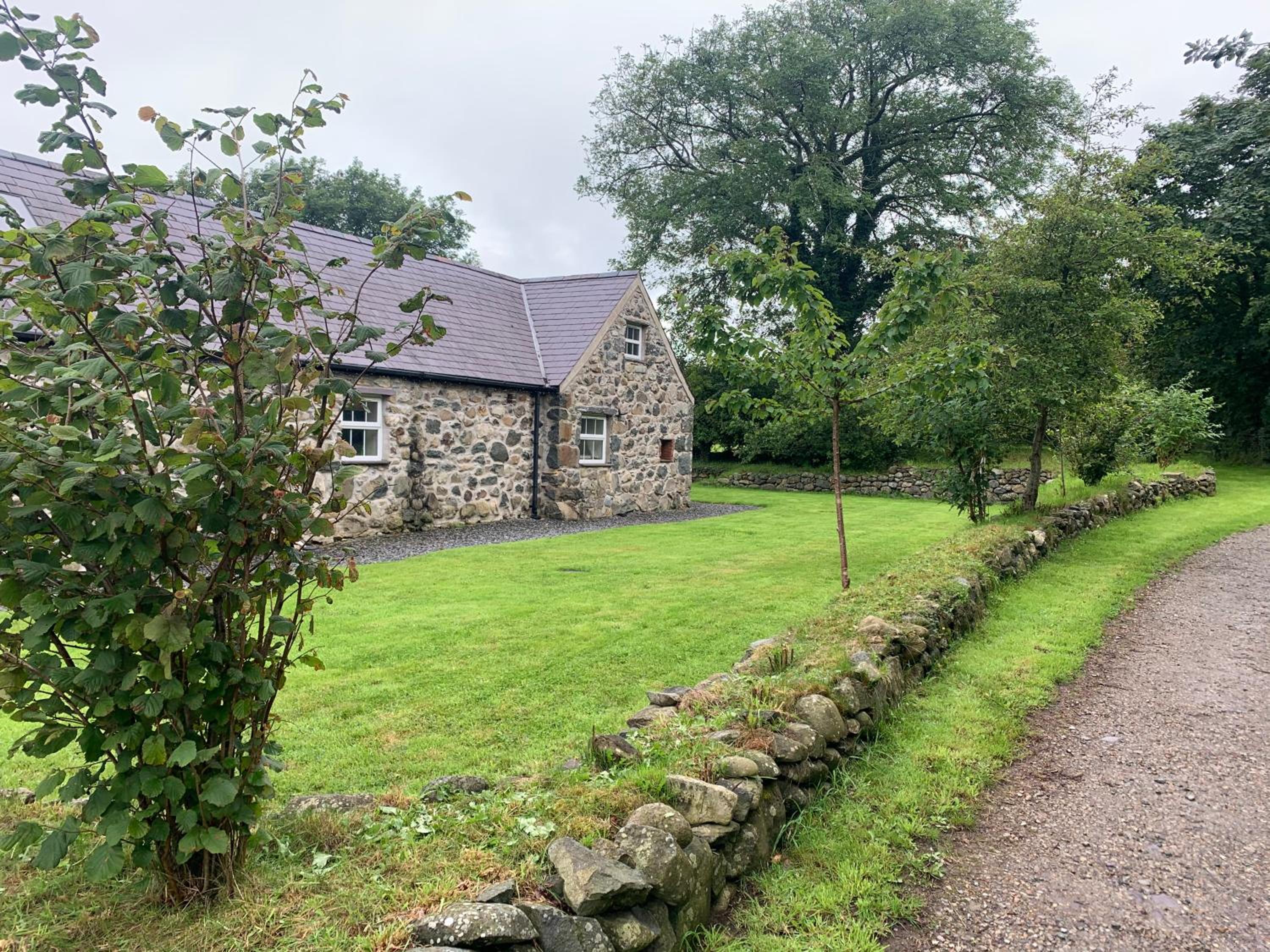RB Contractor Stays - Dderwen view 3