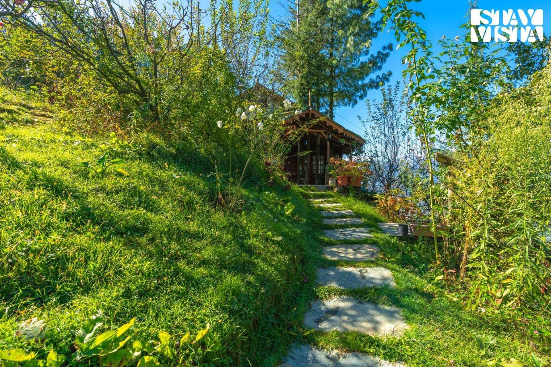 StayVista at Rosemary Cottage 2BR Villa in Manali with Lawn