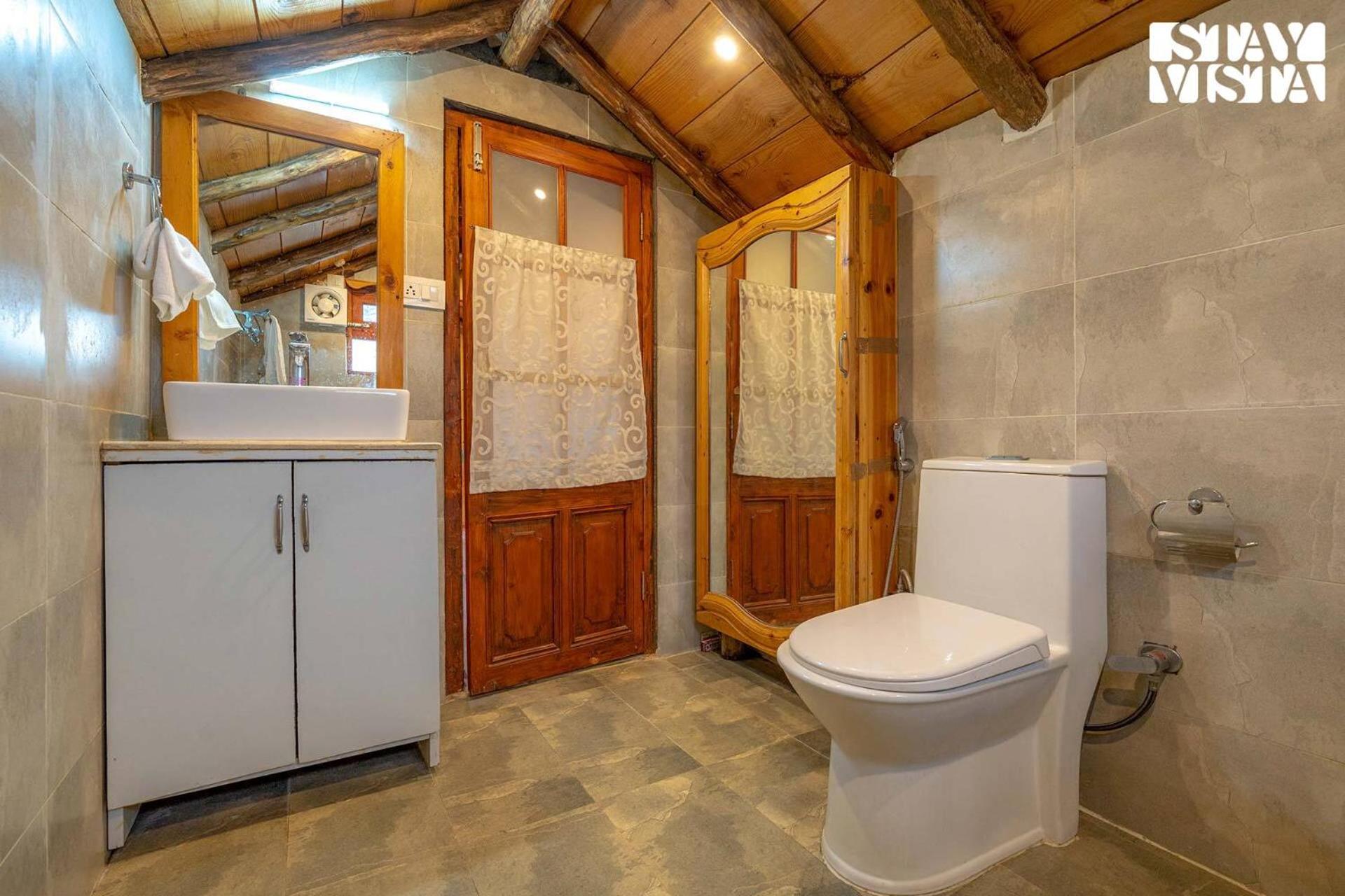 StayVista at Rosemary Cottage 2BR Villa in Manali with Lawn