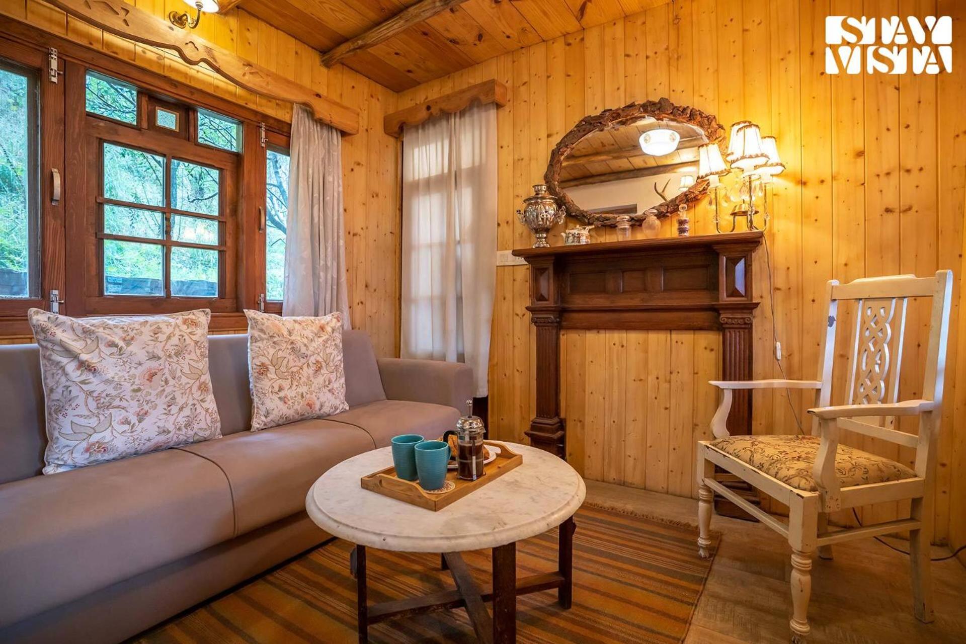 StayVista at Rosemary Cottage 2BR Villa in Manali with Lawn