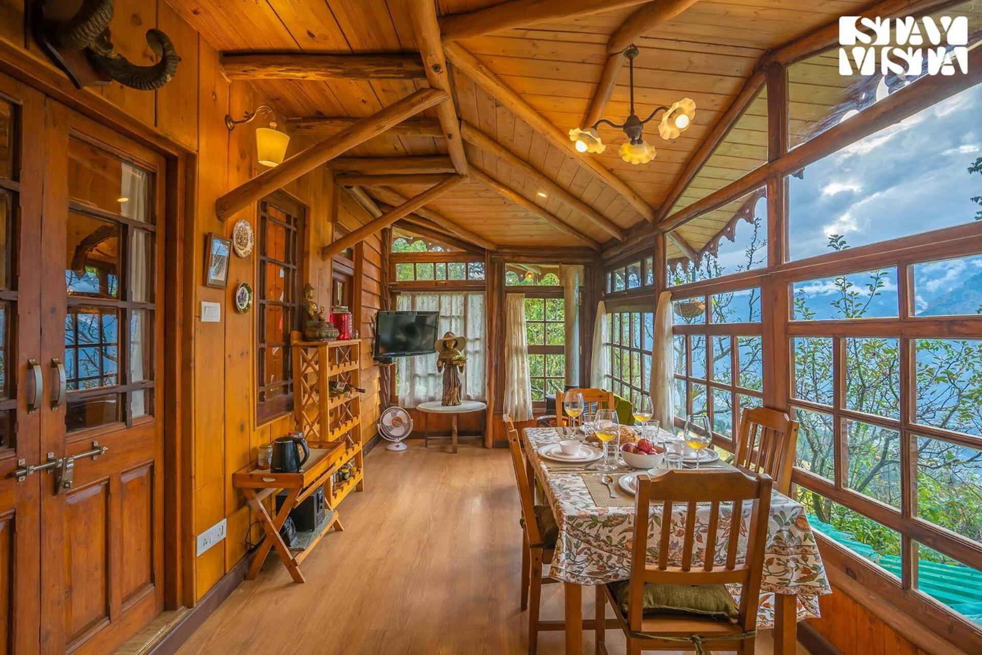 StayVista at Rosemary Cottage 2BR Villa in Manali with Lawn