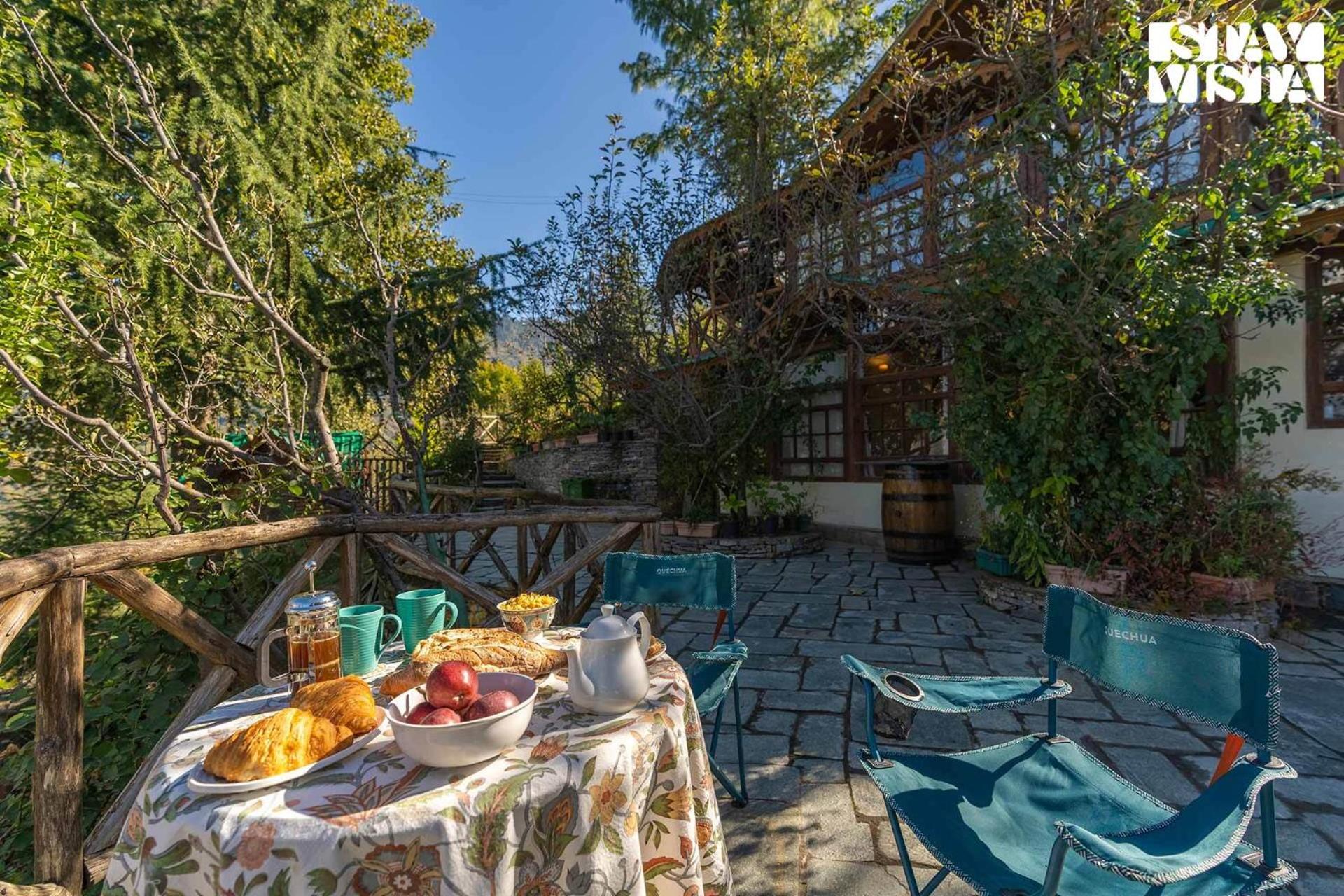 StayVista at Rosemary Cottage 2BR Villa in Manali with Lawn