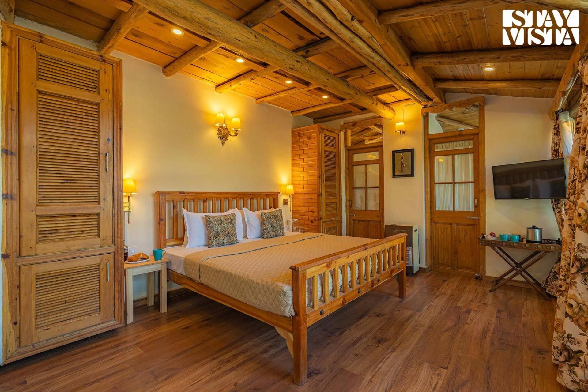 StayVista at Rosemary Cottage 2BR Villa in Manali with Lawn