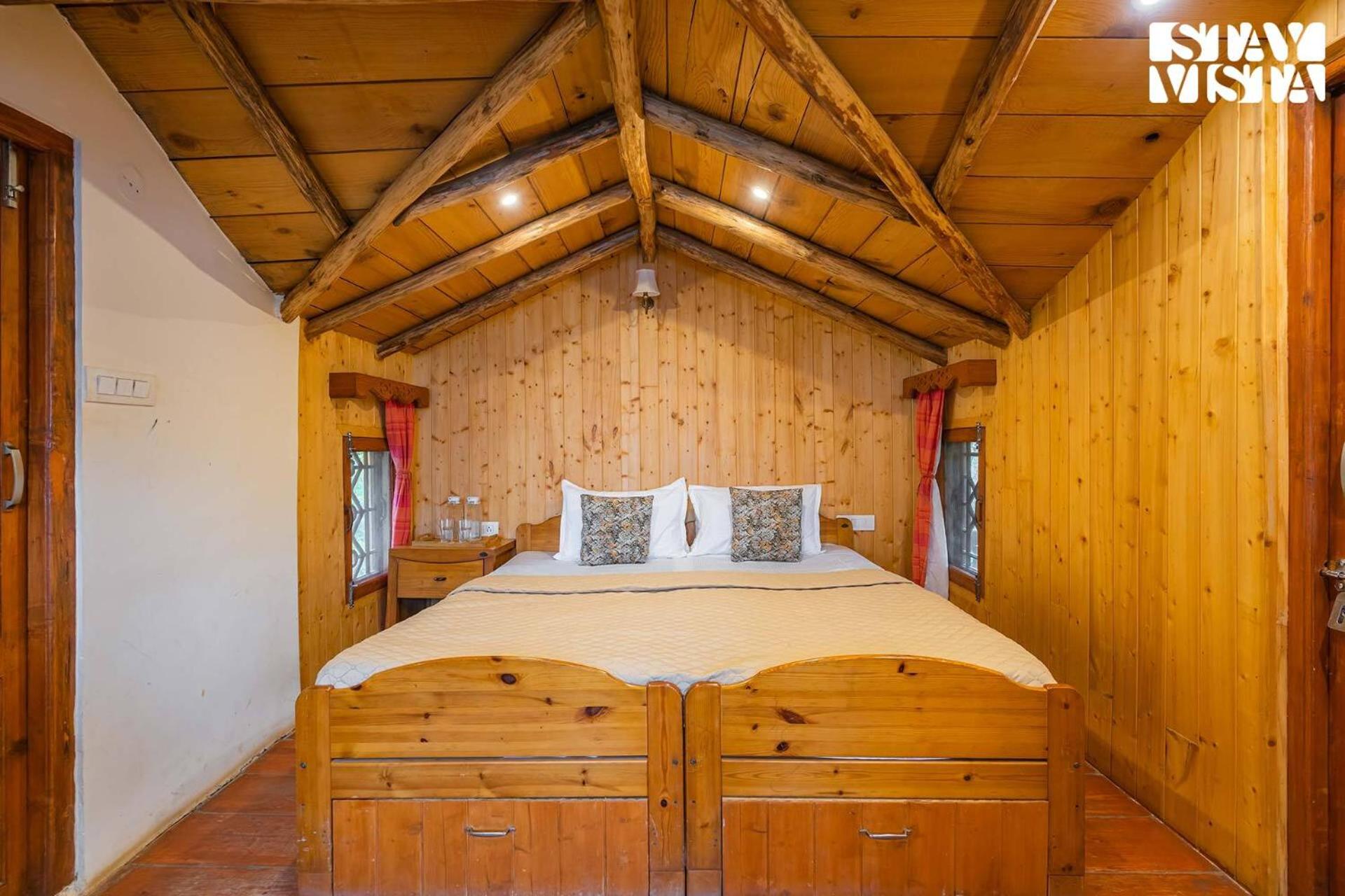 StayVista at Rosemary Cottage 2BR Villa in Manali with Lawn
