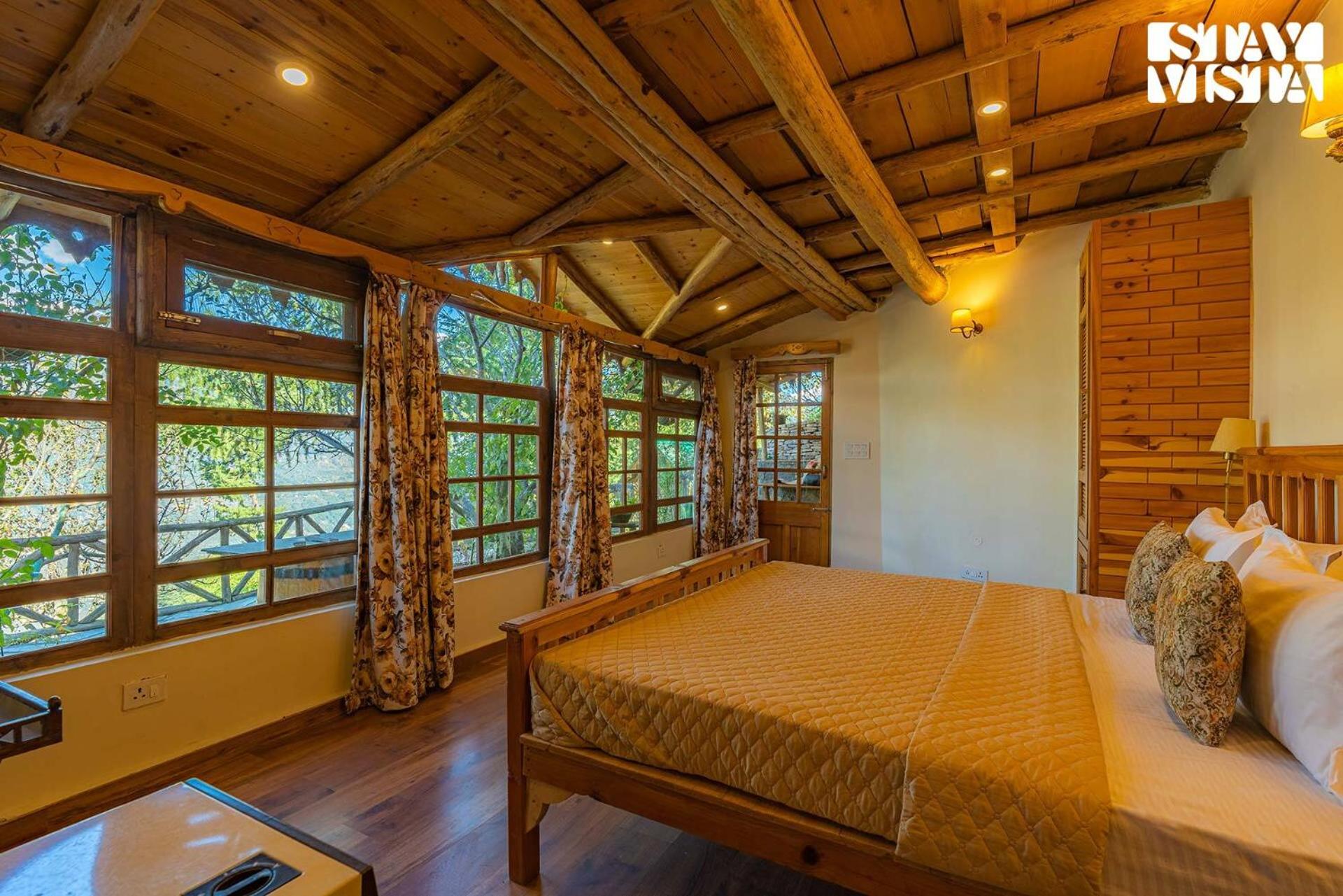 StayVista at Rosemary Cottage 2BR Villa in Manali with Lawn