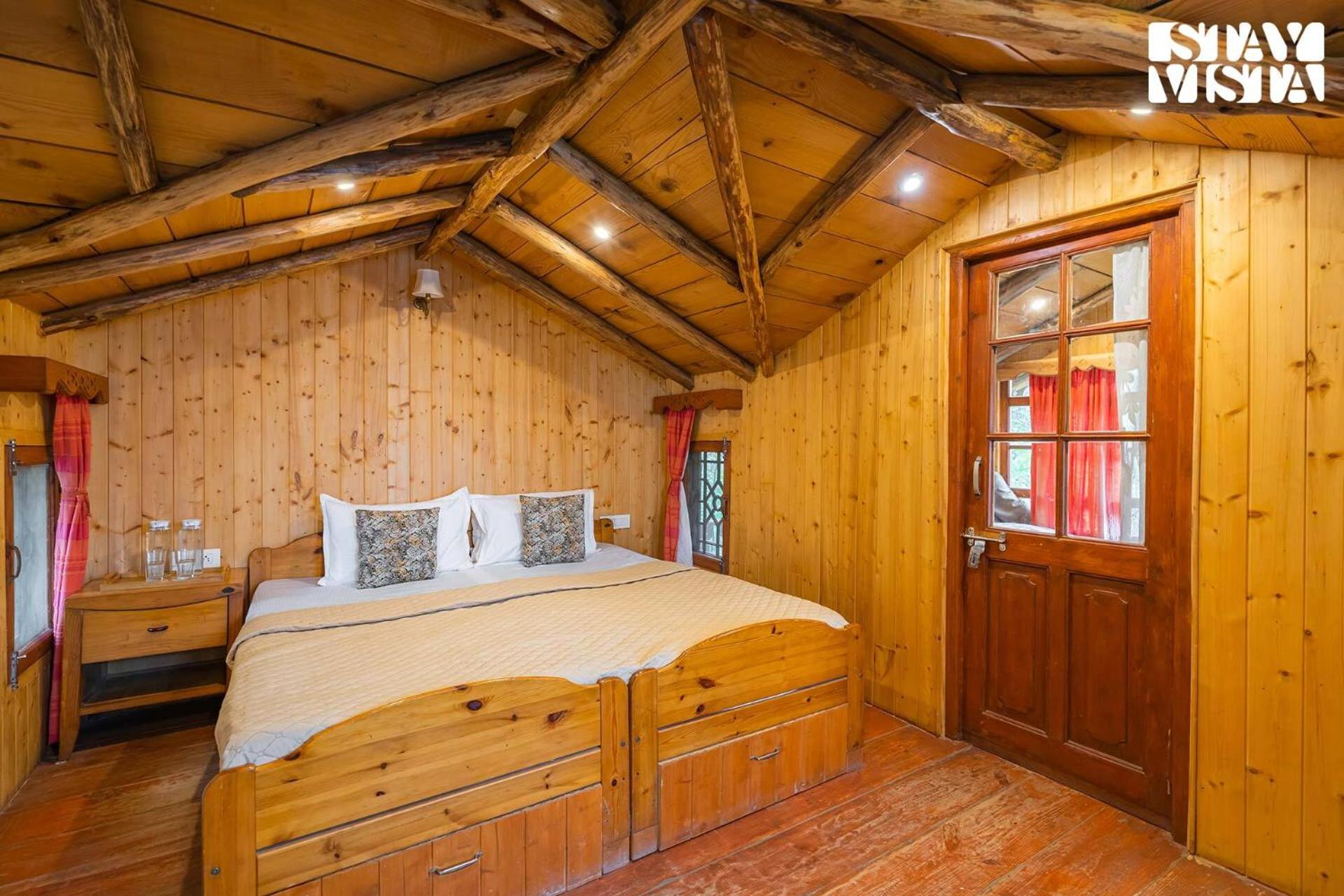 StayVista at Rosemary Cottage 2BR Villa in Manali with Lawn