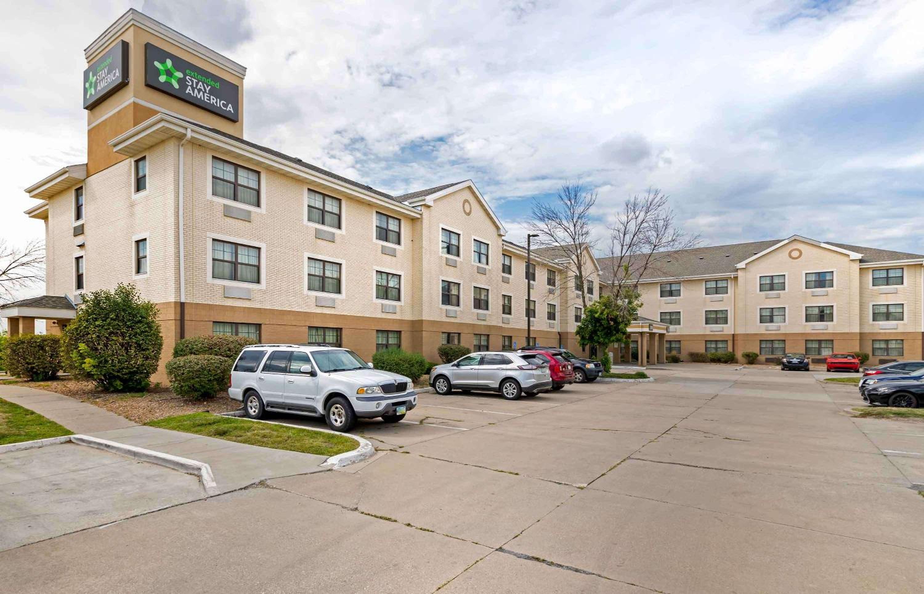 Des Moines Vacations - Extended Stay America Select Suites - Des Moines - Urbandale - Property Image 2