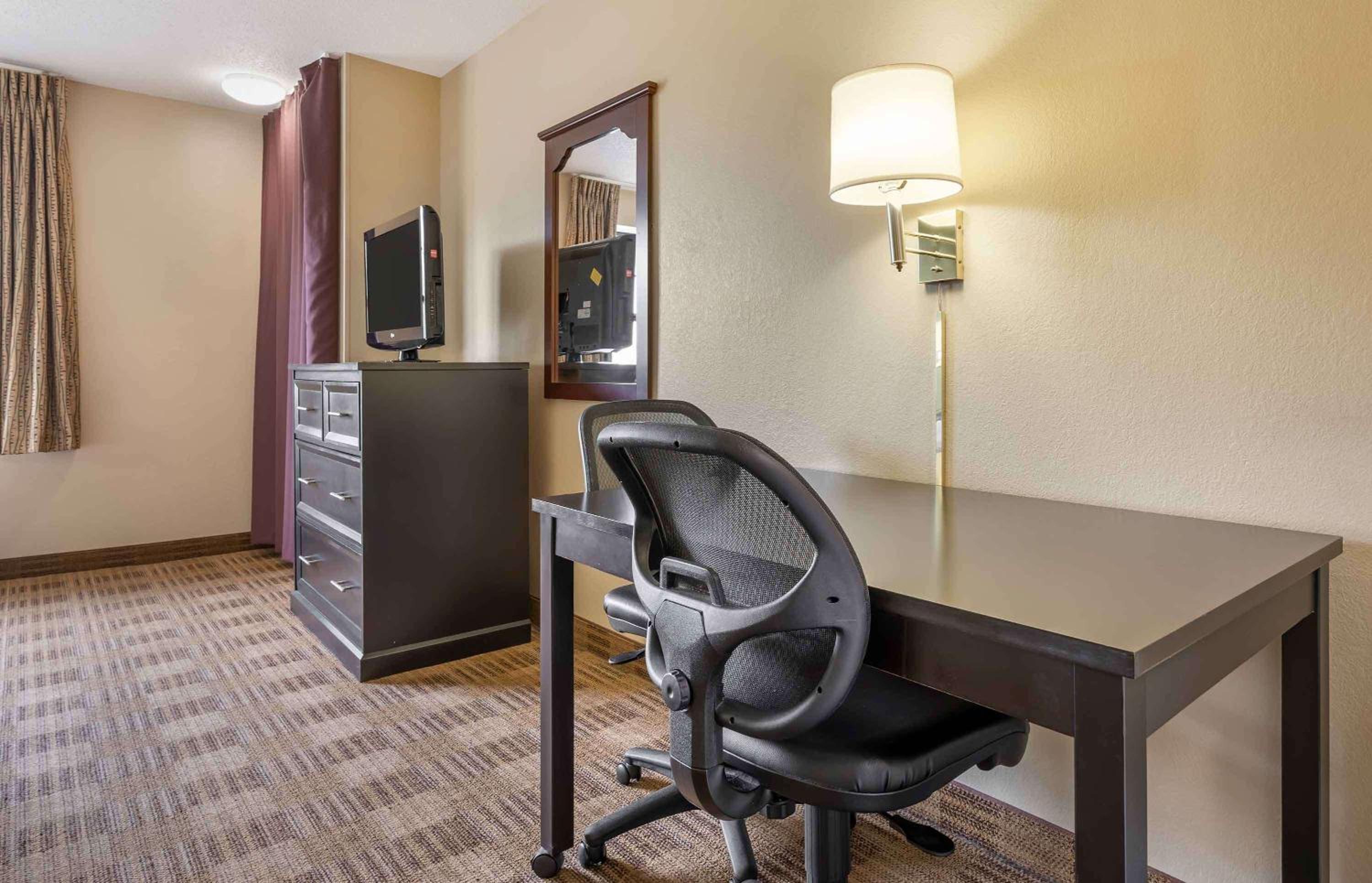 Bloomington Vacations - Extended Stay America Suites - Bloomington - Normal - Property Image 36