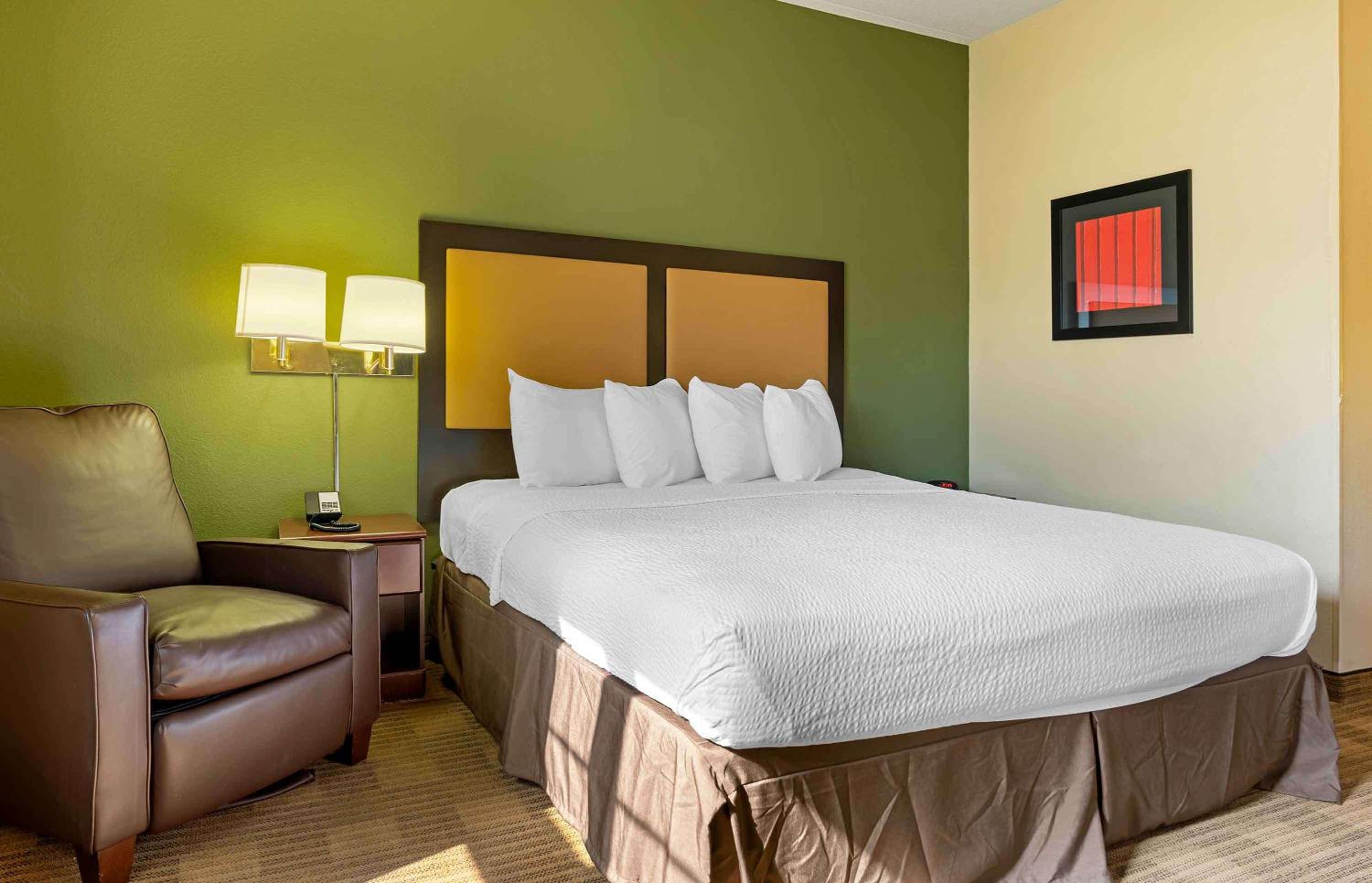 Extended Stay America Select Suites - Chicago - Darien - Property Image 9
