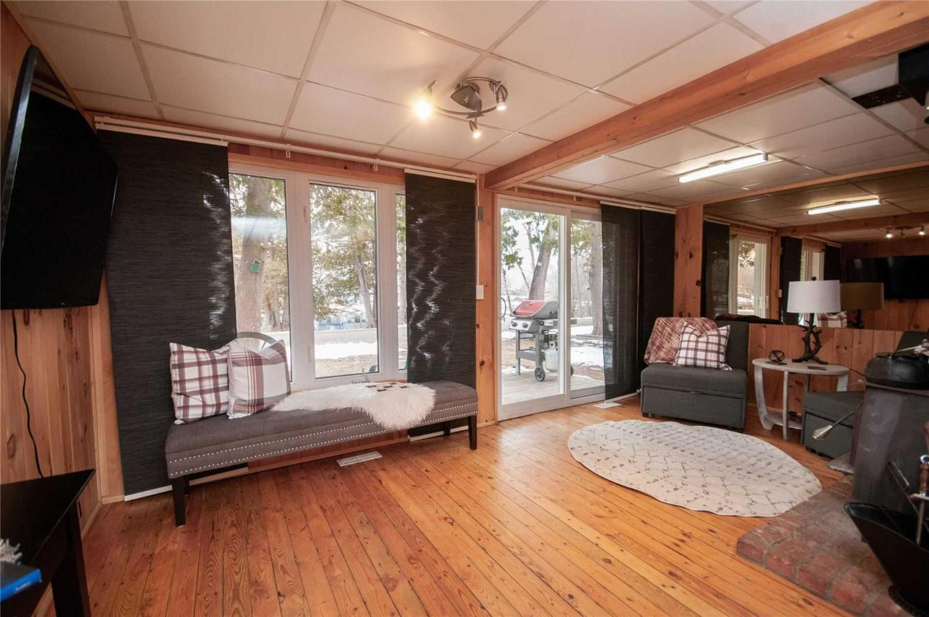 3 Waterfront Cottages on Lake Sparrow - Sleeps 16