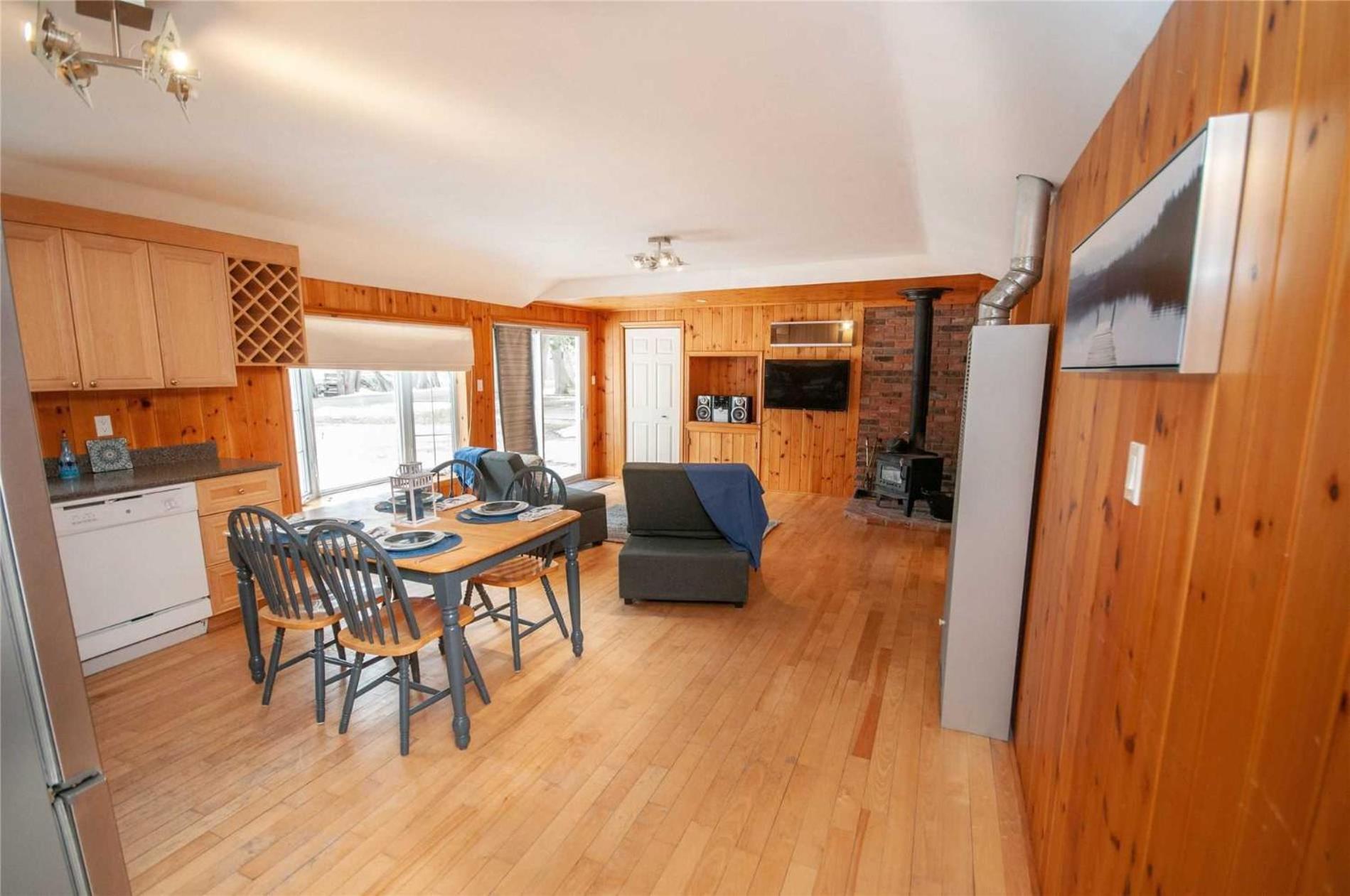 3 Waterfront Cottages on Lake Sparrow - Sleeps 16