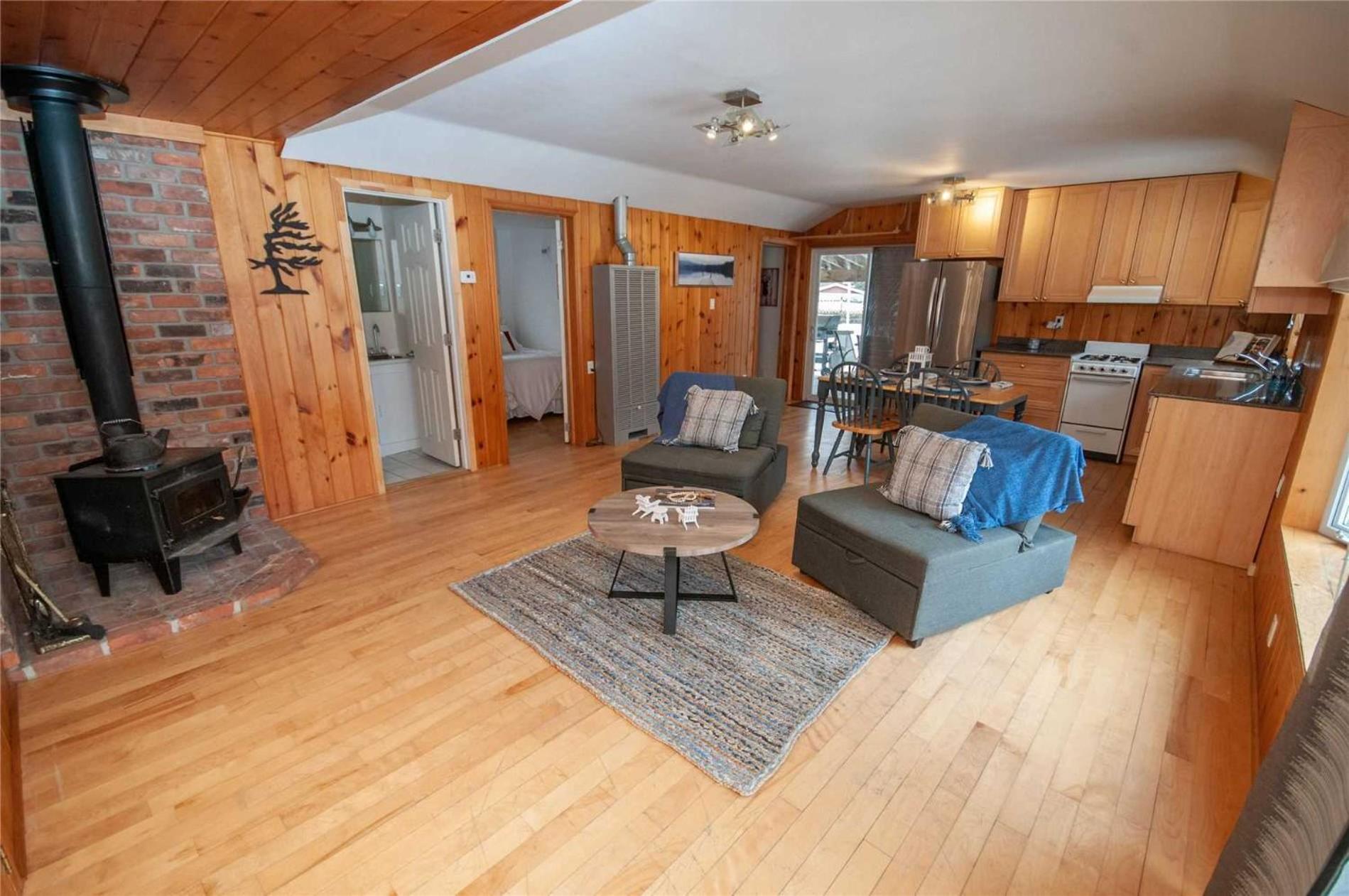 3 Waterfront Cottages on Lake Sparrow - Sleeps 16