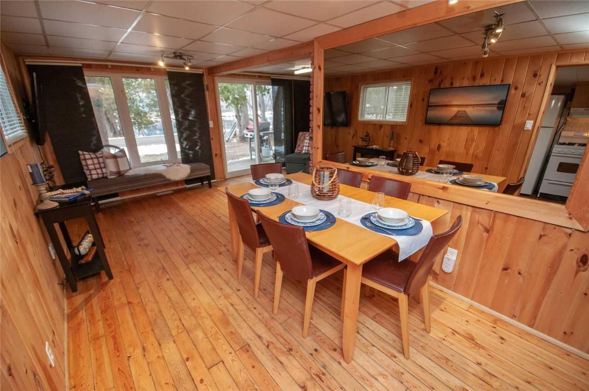 3 Waterfront Cottages on Lake Sparrow - Sleeps 16