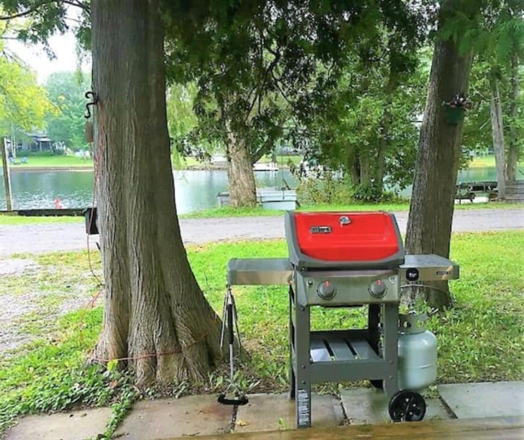 3 Waterfront Cottages on Lake Sparrow - Sleeps 16