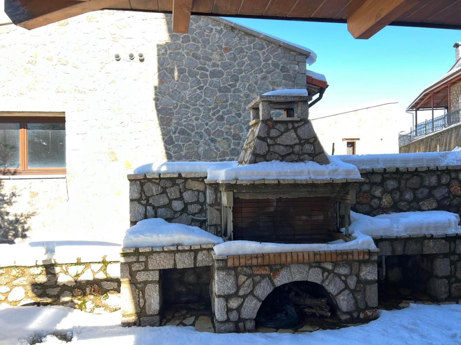 Mountain House Eptalofos