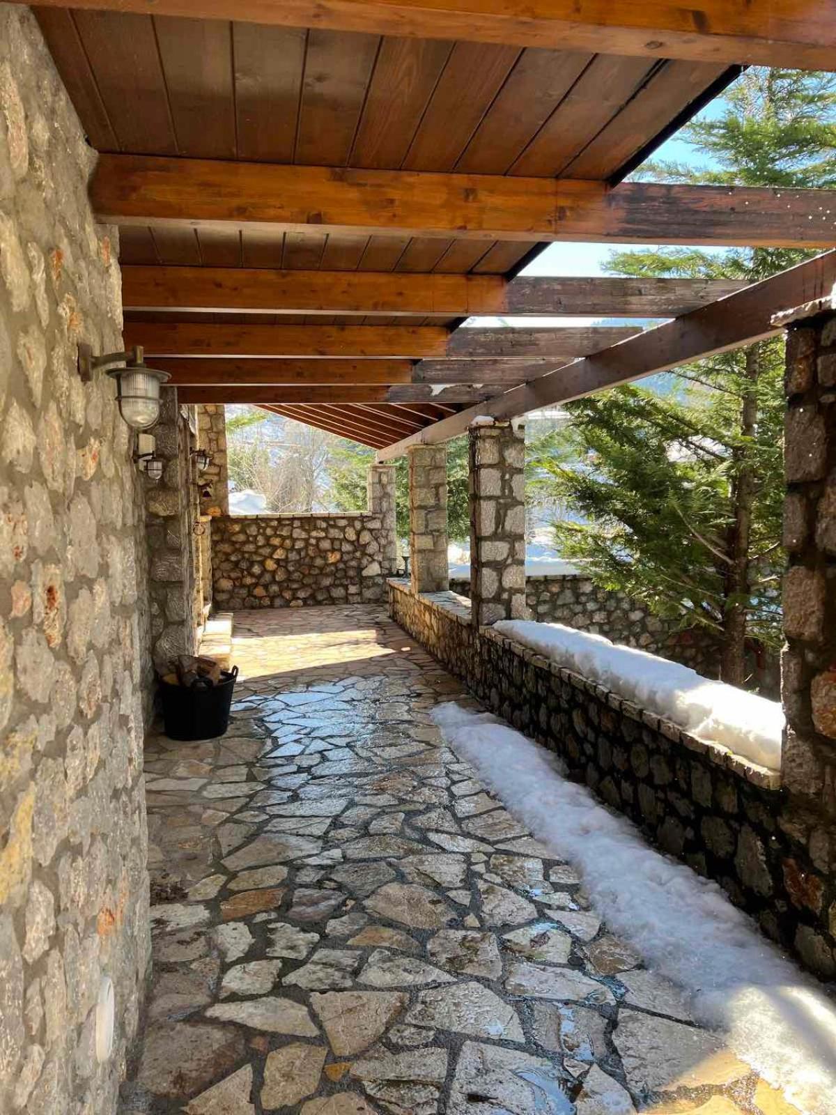 Mountain House Eptalofos