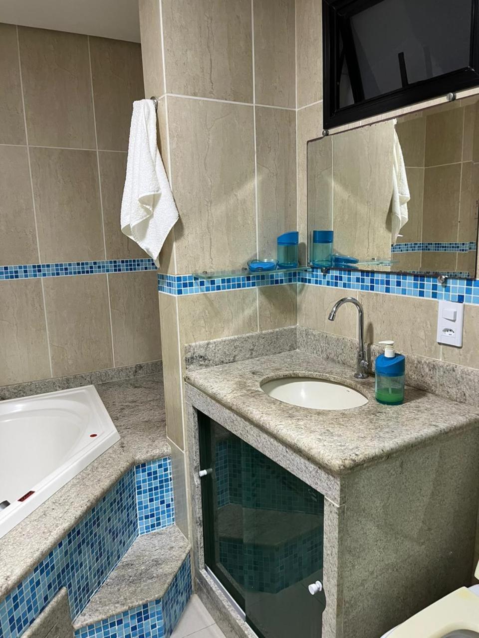 Apartamento familiar com vista para o mar em Guarapari Praia do Morro, frente ao Marlim!!!