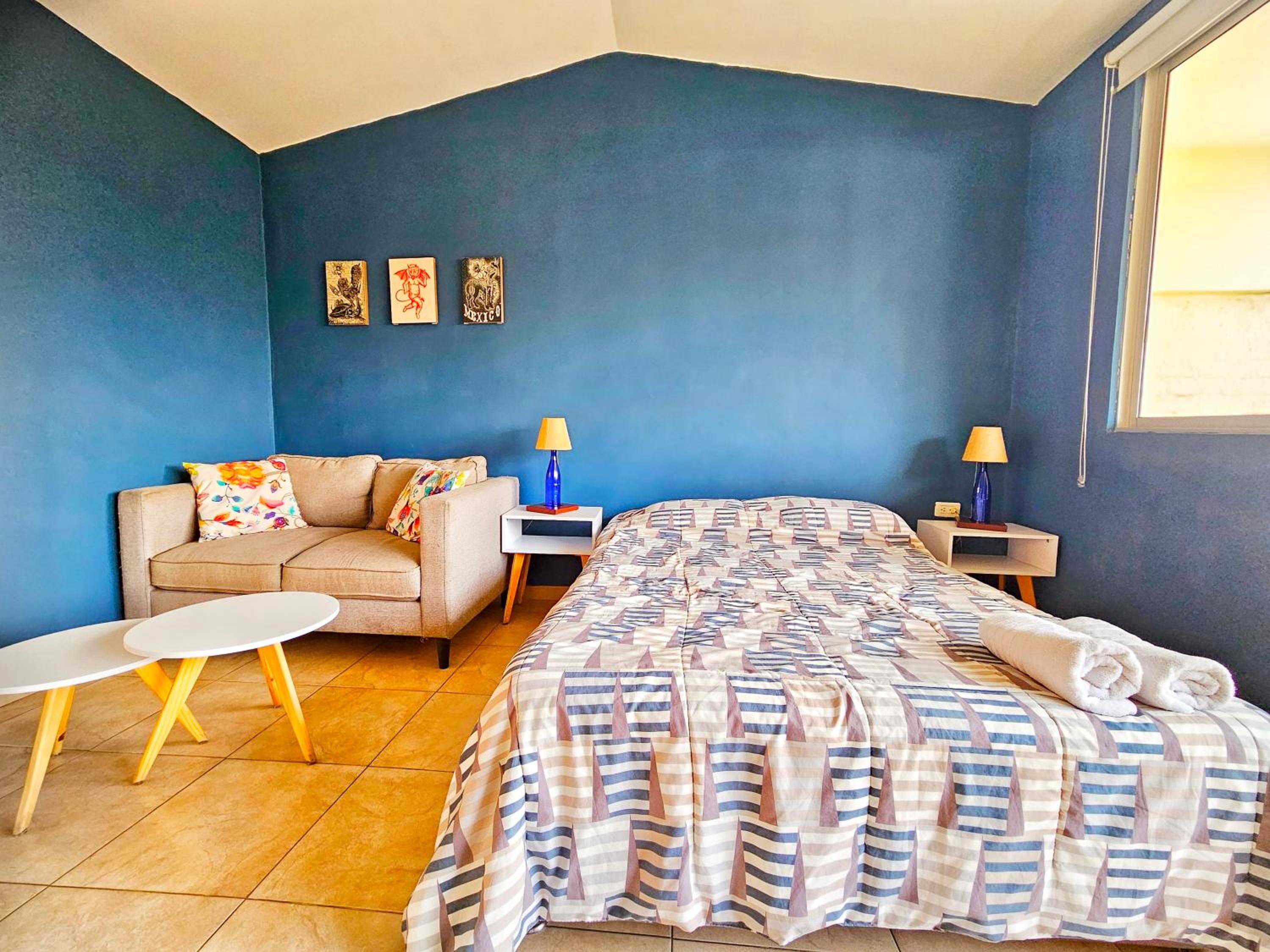 Roof Hostel en Cali — hotel room