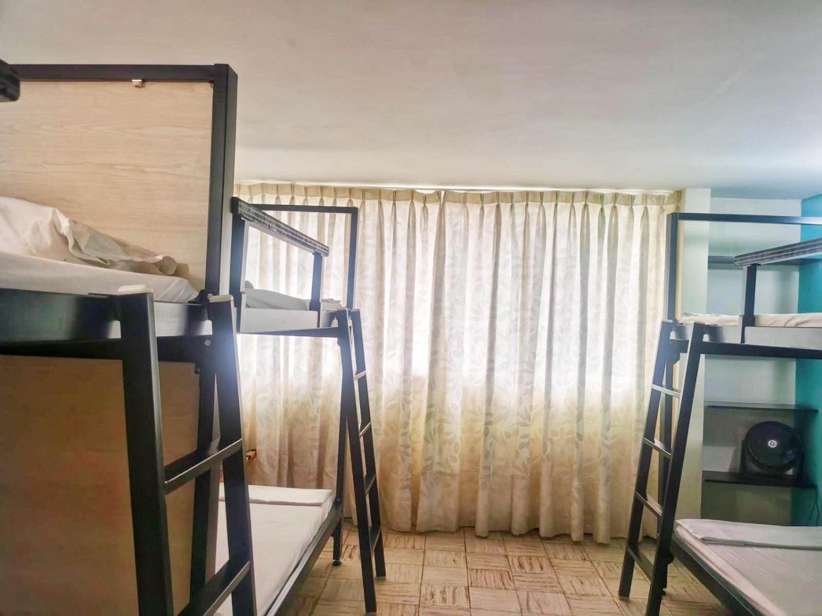 Roof Hostel en Cali — hotel room