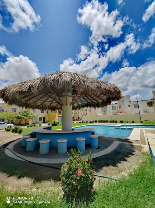 Hermosa casa a un paso del mar! view 3