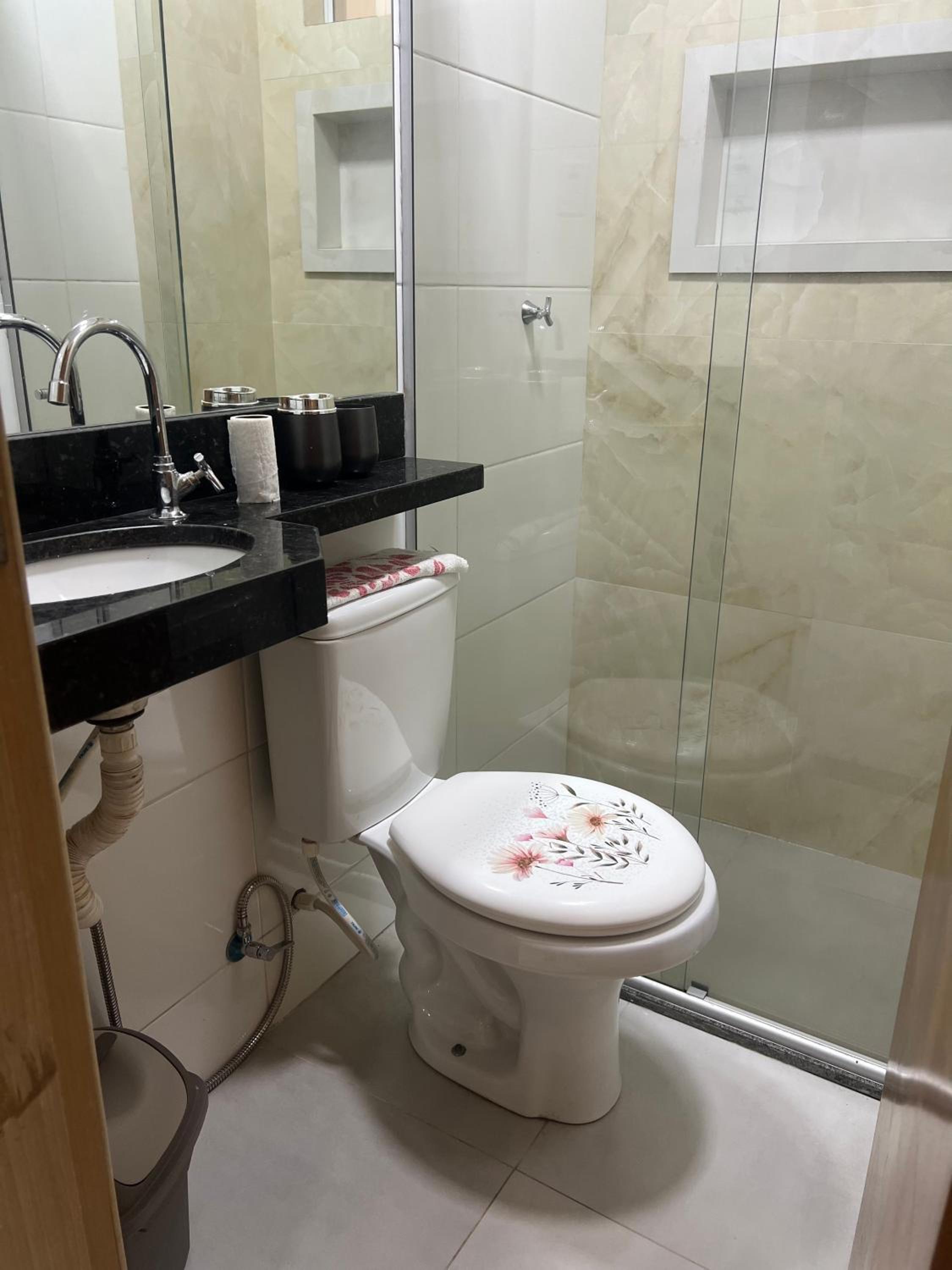 Flat completo no centro de Belém en Belém — bathroom