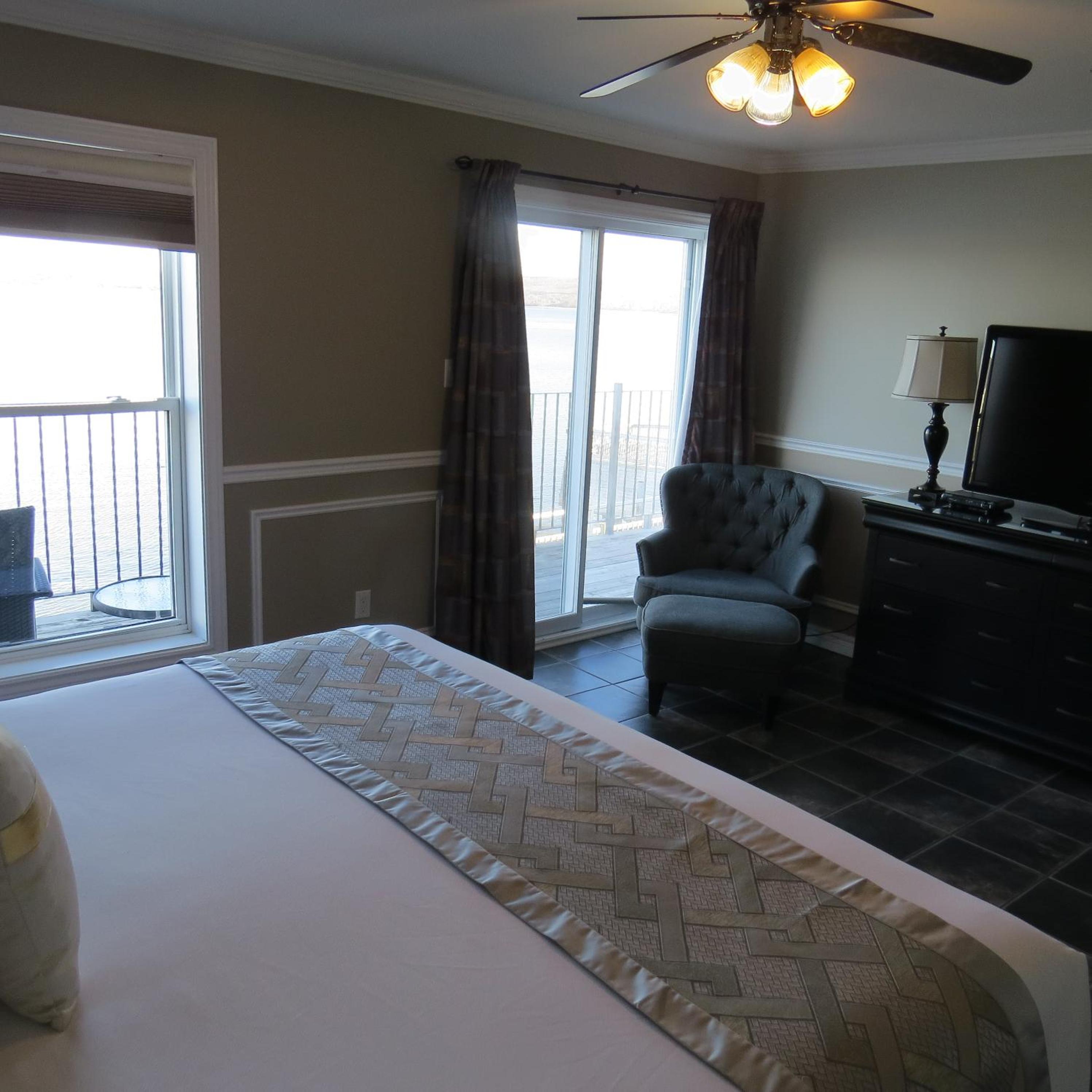 Dockside Suites