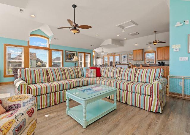 Semi-Oceanfront, Pool, Hot Tub, Ocean Views, Close to Beach Access, 604 Saltspray Court view 4