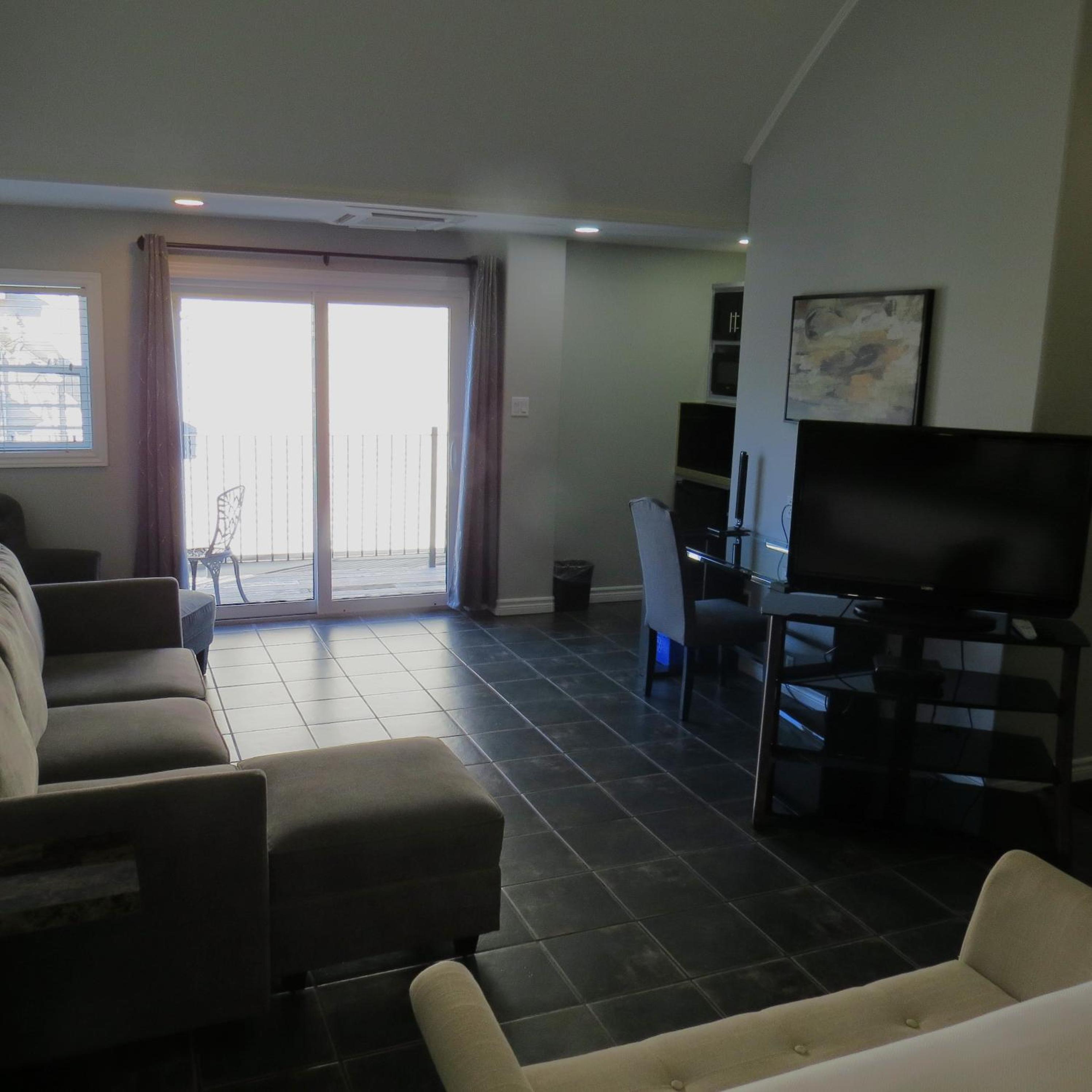Dockside Suites