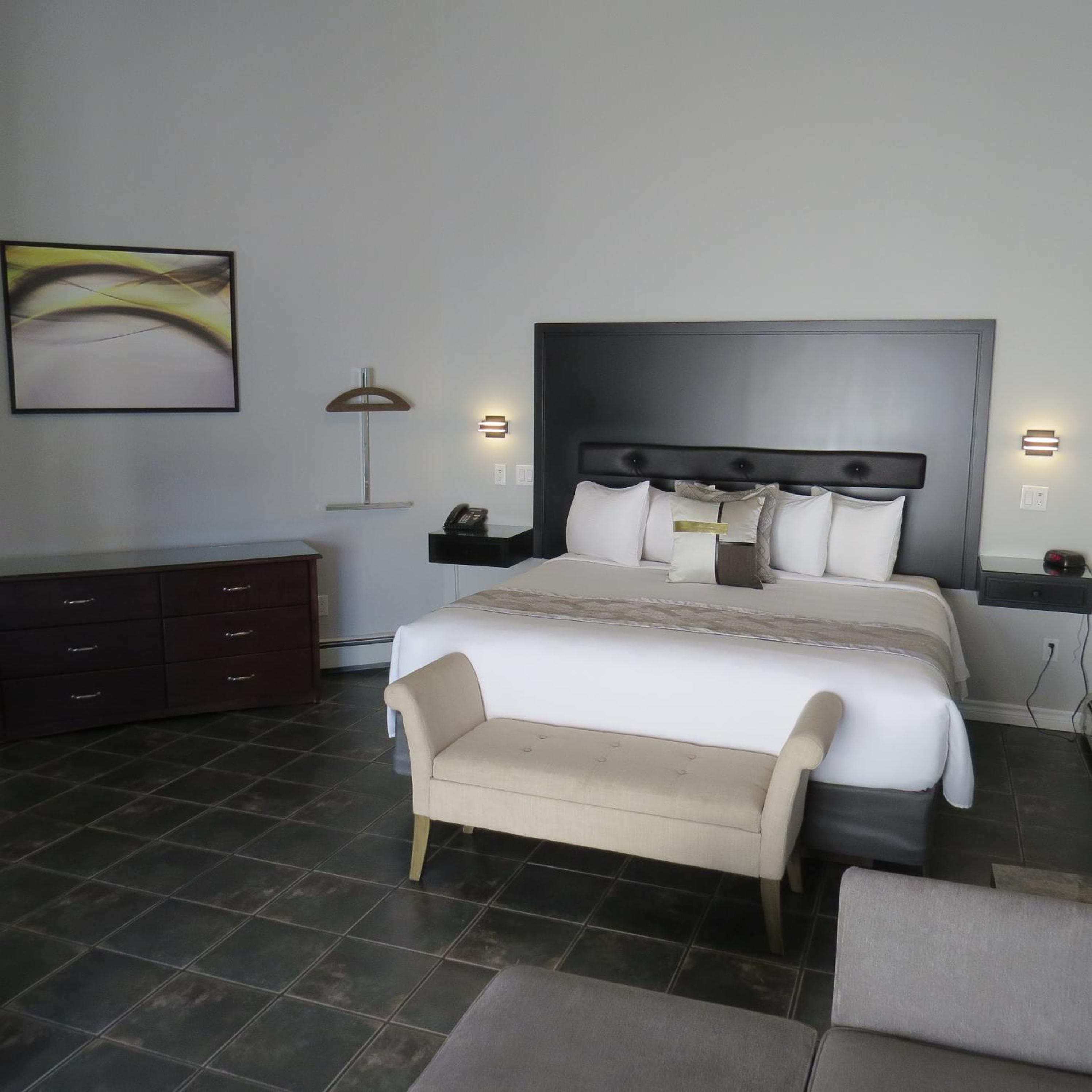 Dockside Suites