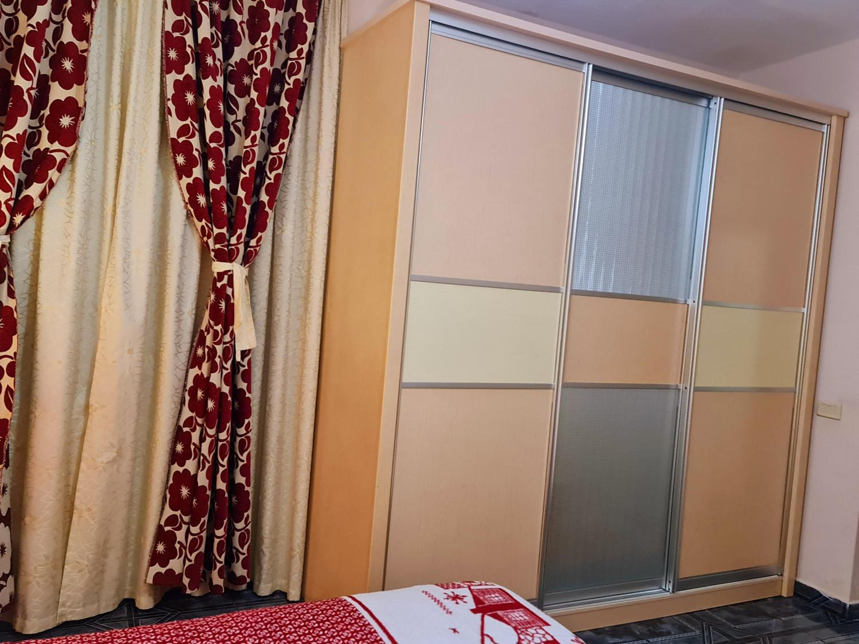 SweetHome Tirana Center, Skanderbeg Square