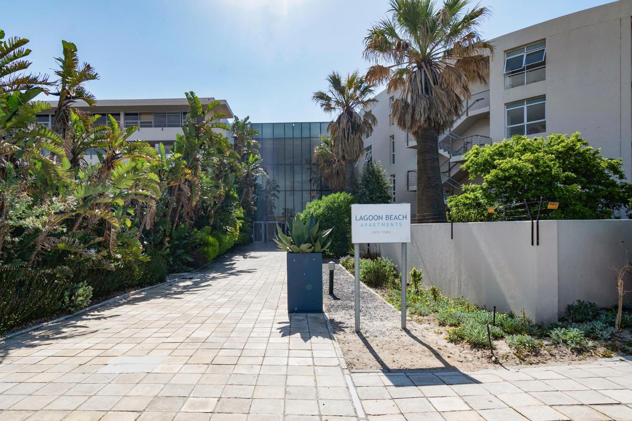 Oceanfront Residence in Lagoon Beach view 4