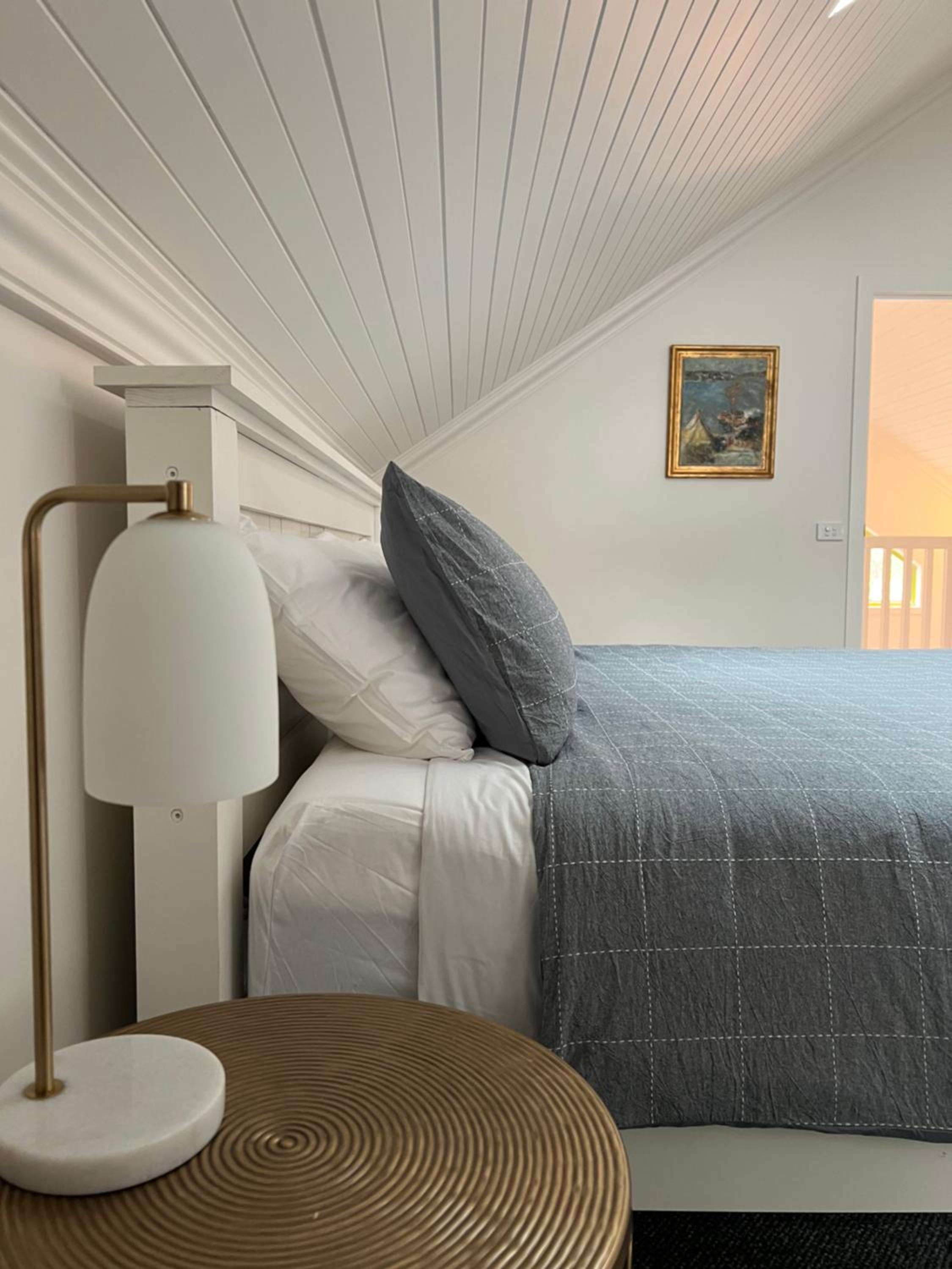 Summit House Armidale - 2 or 4 Bedrooms