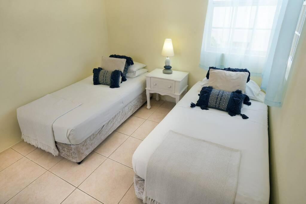3 bedrooms luxurious pool house centrally located close to everything