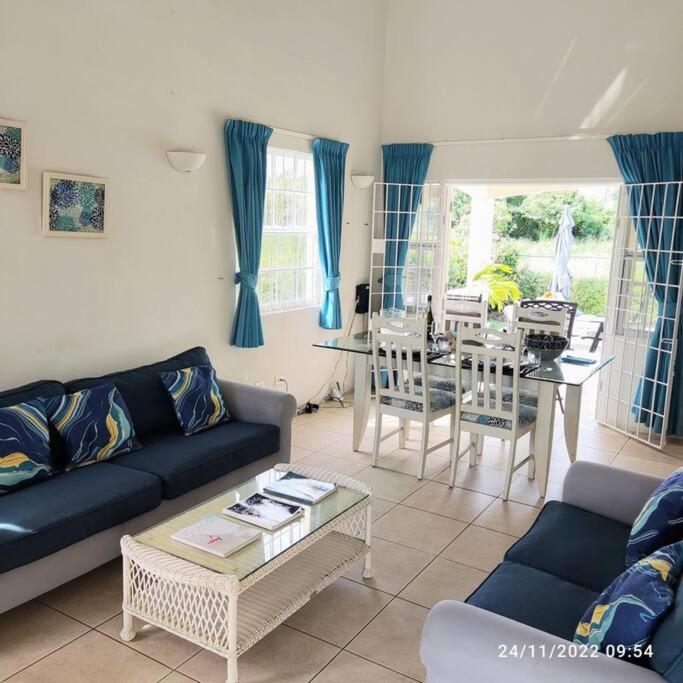 3 bedrooms luxurious pool house centrally located close to everything