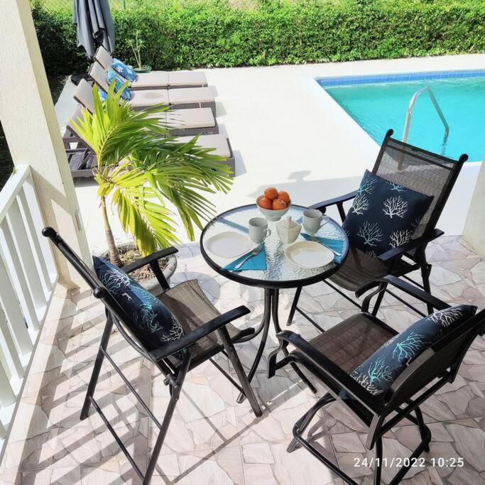 3 bedrooms luxurious pool house centrally located close to everything