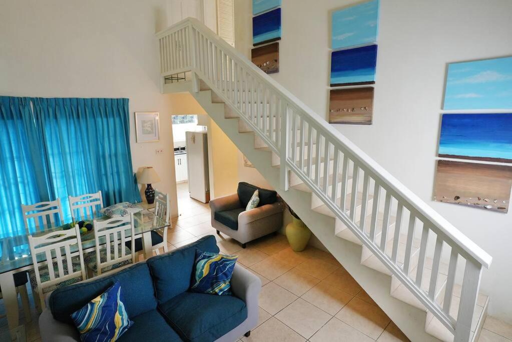 3 bedrooms luxurious pool house centrally located close to everything
