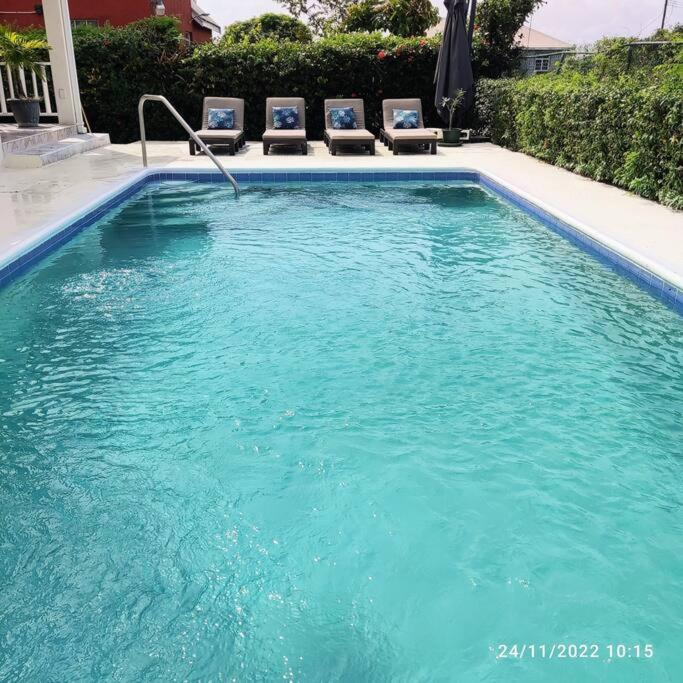 3 bedrooms luxurious pool house centrally located close to everything