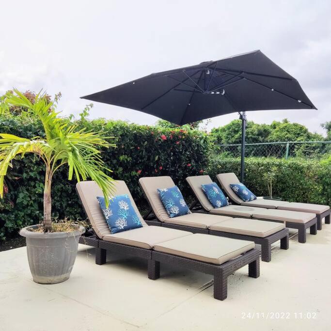 3 bedrooms luxurious pool house centrally located close to everything
