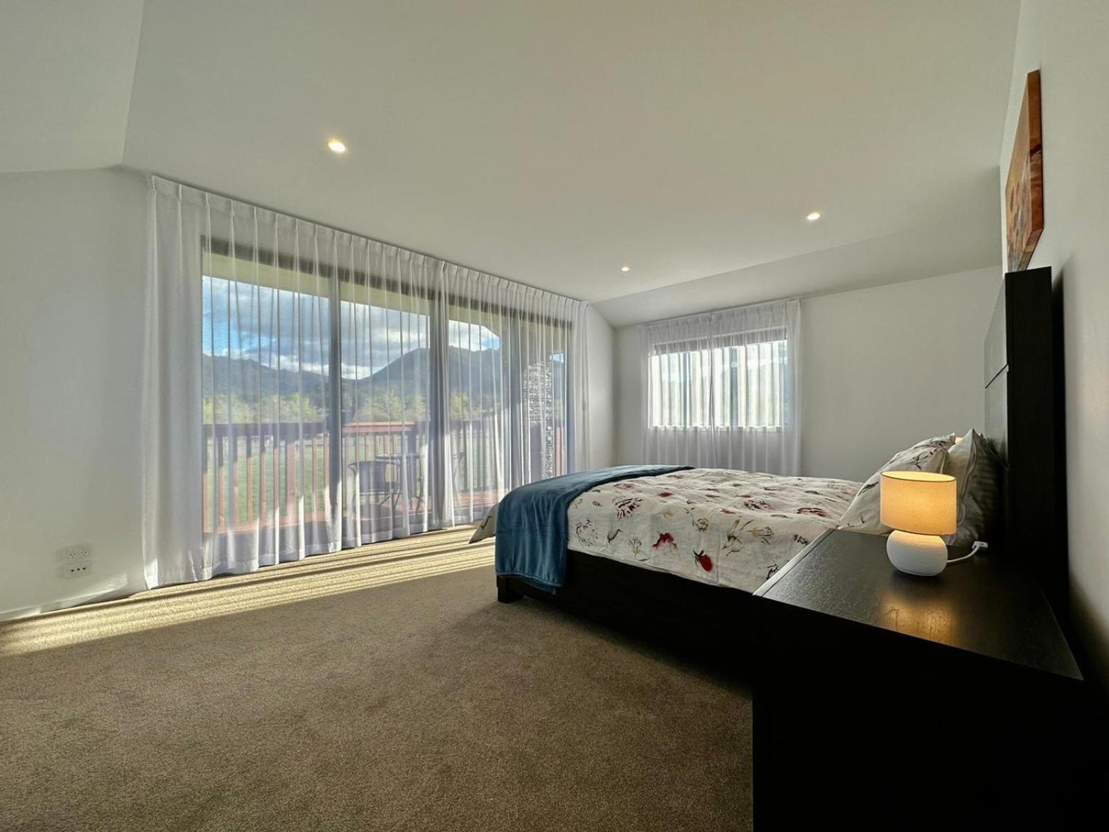 19 Lochiel Drive view 5