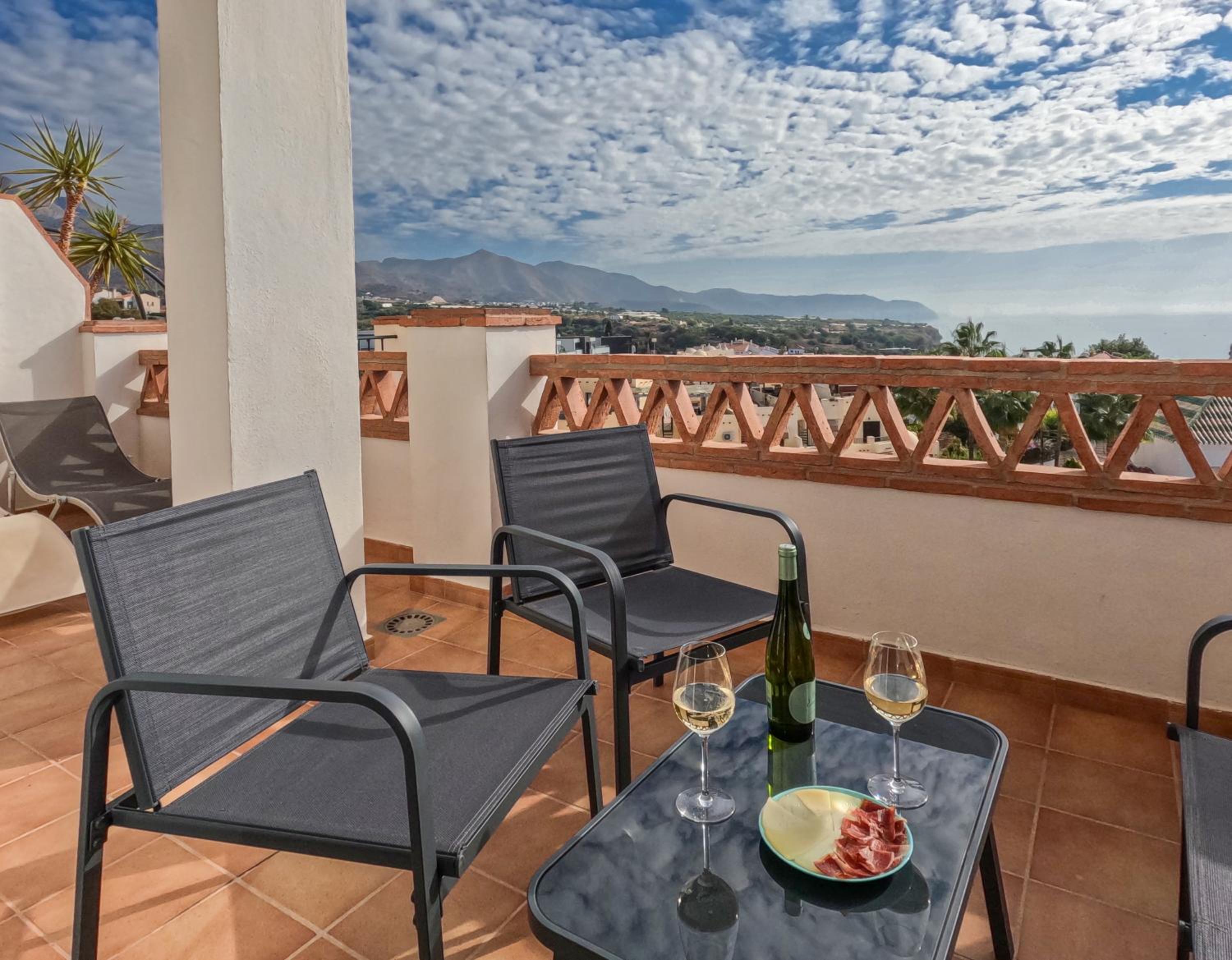 Apartamentos Chimenea en Nerja — balance & terrace